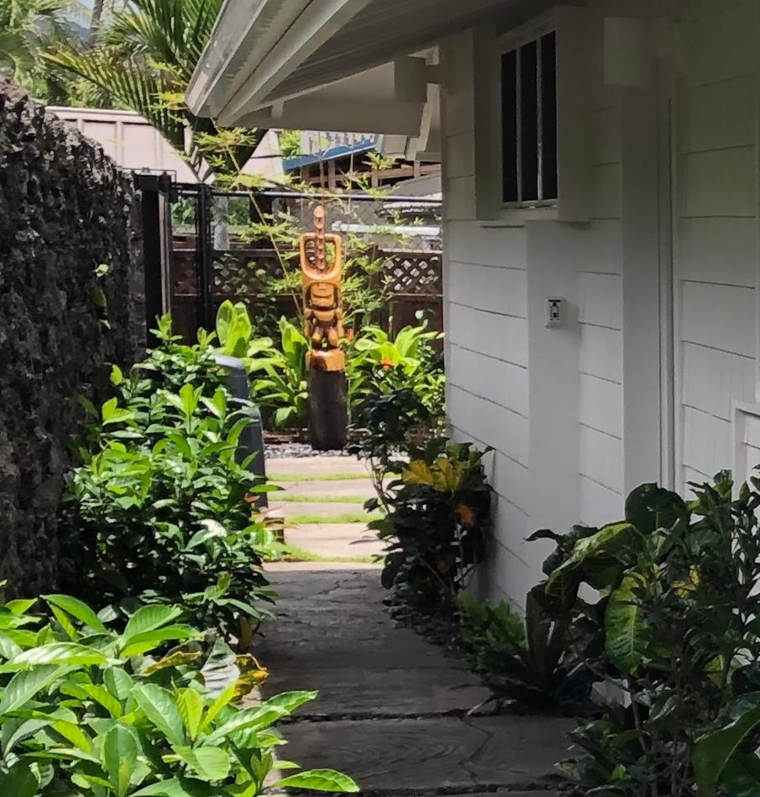 Home in Kailua-Kona · ★4.94 · 2 bedrooms · 2 beds · 2 baths - Image 18