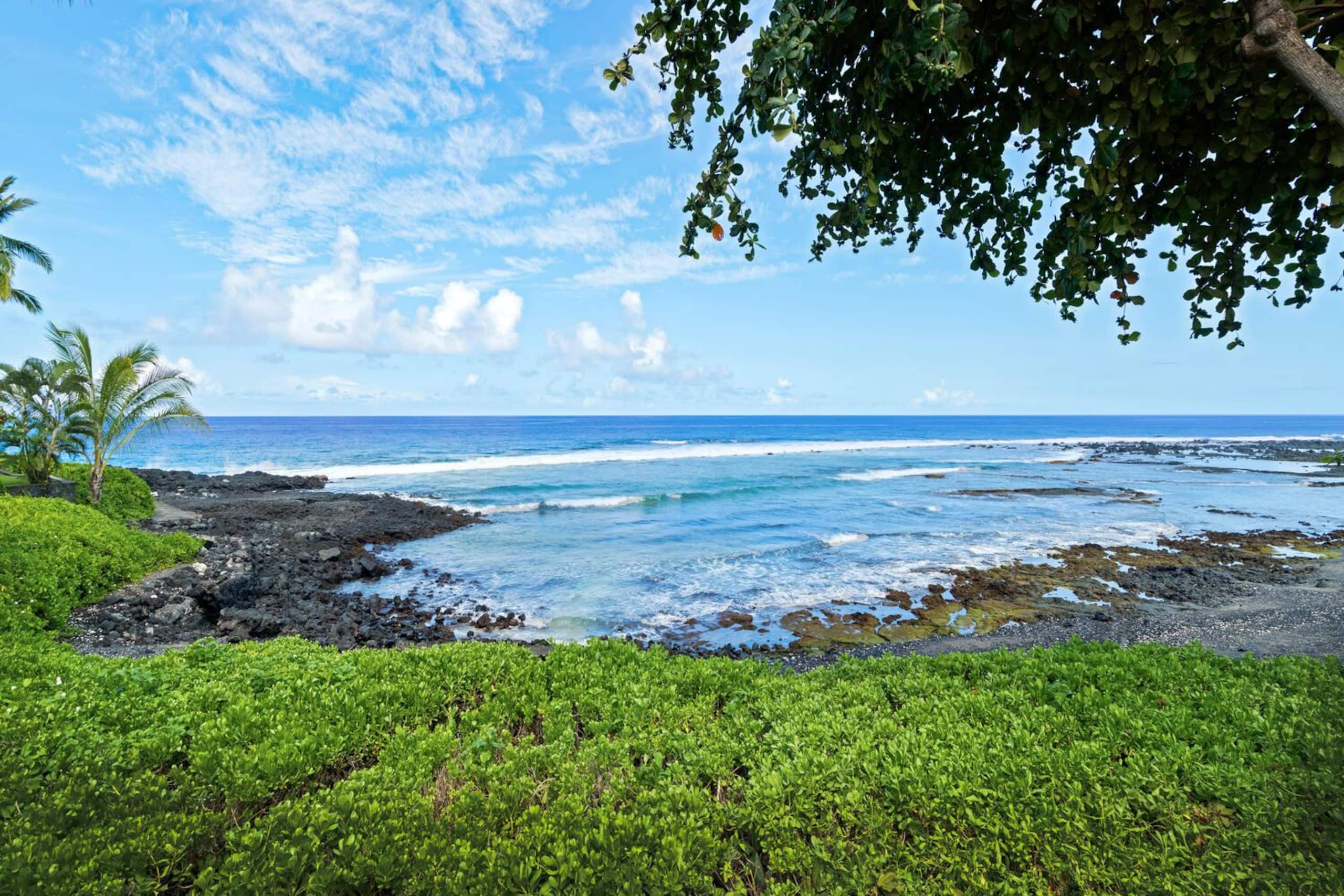 Condo in Kailua-Kona · ★4.56 · 2 bedrooms · 2 beds · 2 baths - Image 29