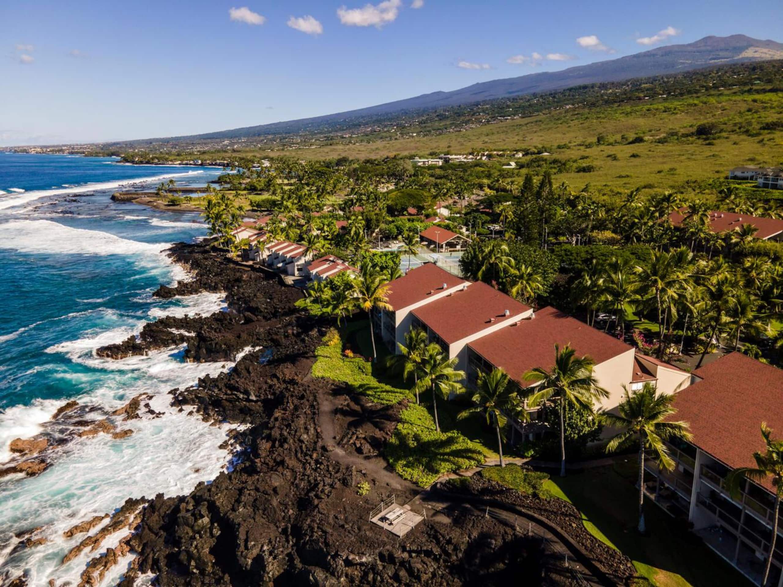 Condo in Kailua-Kona · ★4.56 · 2 bedrooms · 2 beds · 2 baths - Image 51