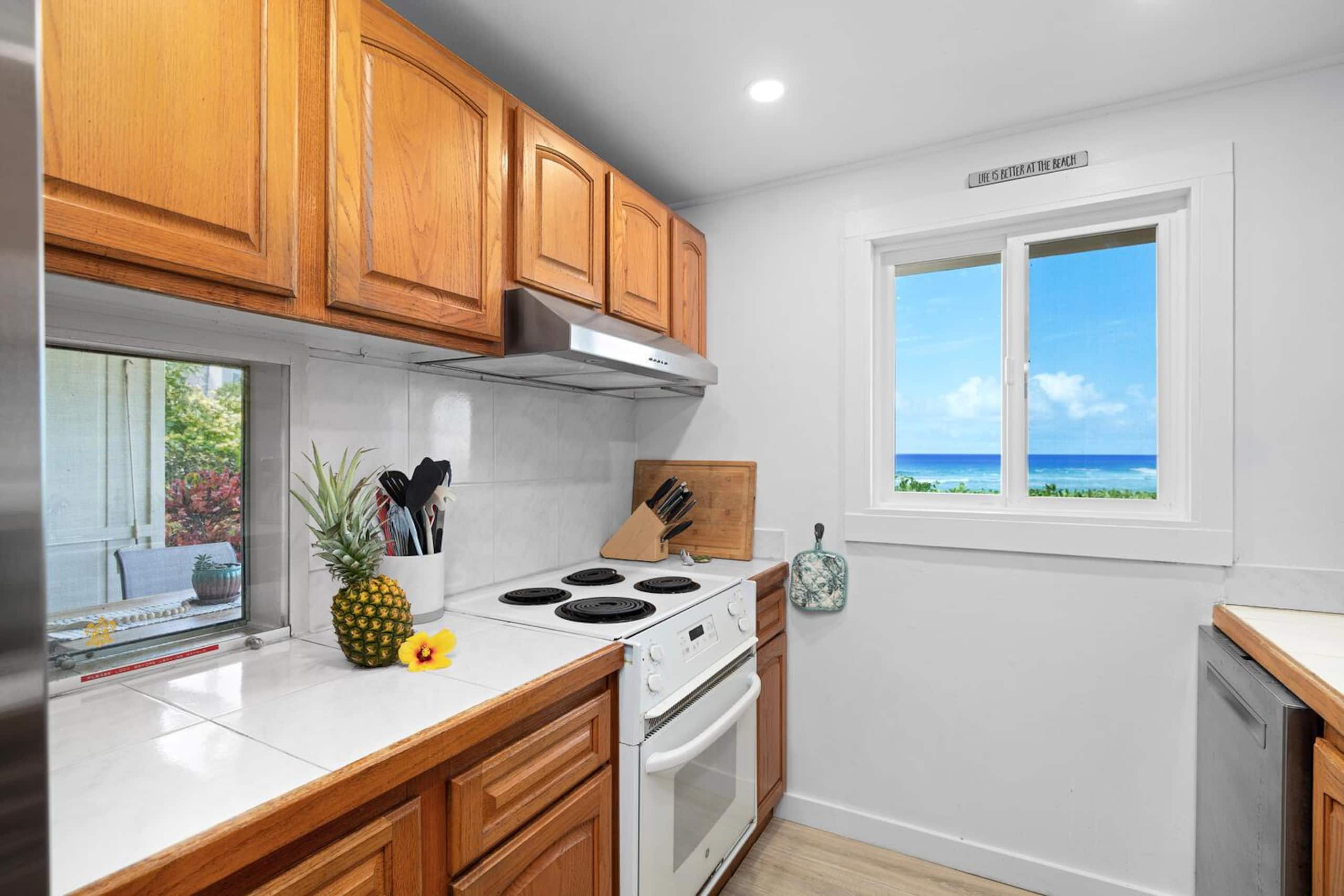 Condo in Kailua-Kona · ★4.56 · 2 bedrooms · 2 beds · 2 baths - Image 9