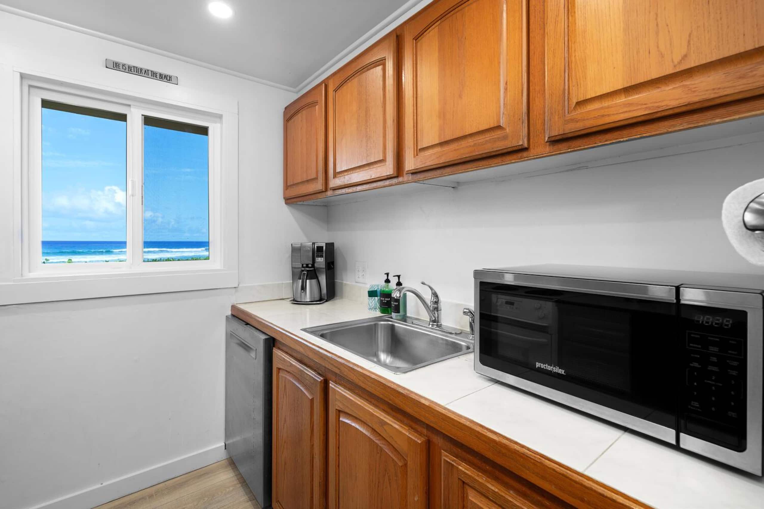 Condo in Kailua-Kona · ★4.56 · 2 bedrooms · 2 beds · 2 baths - Image 10