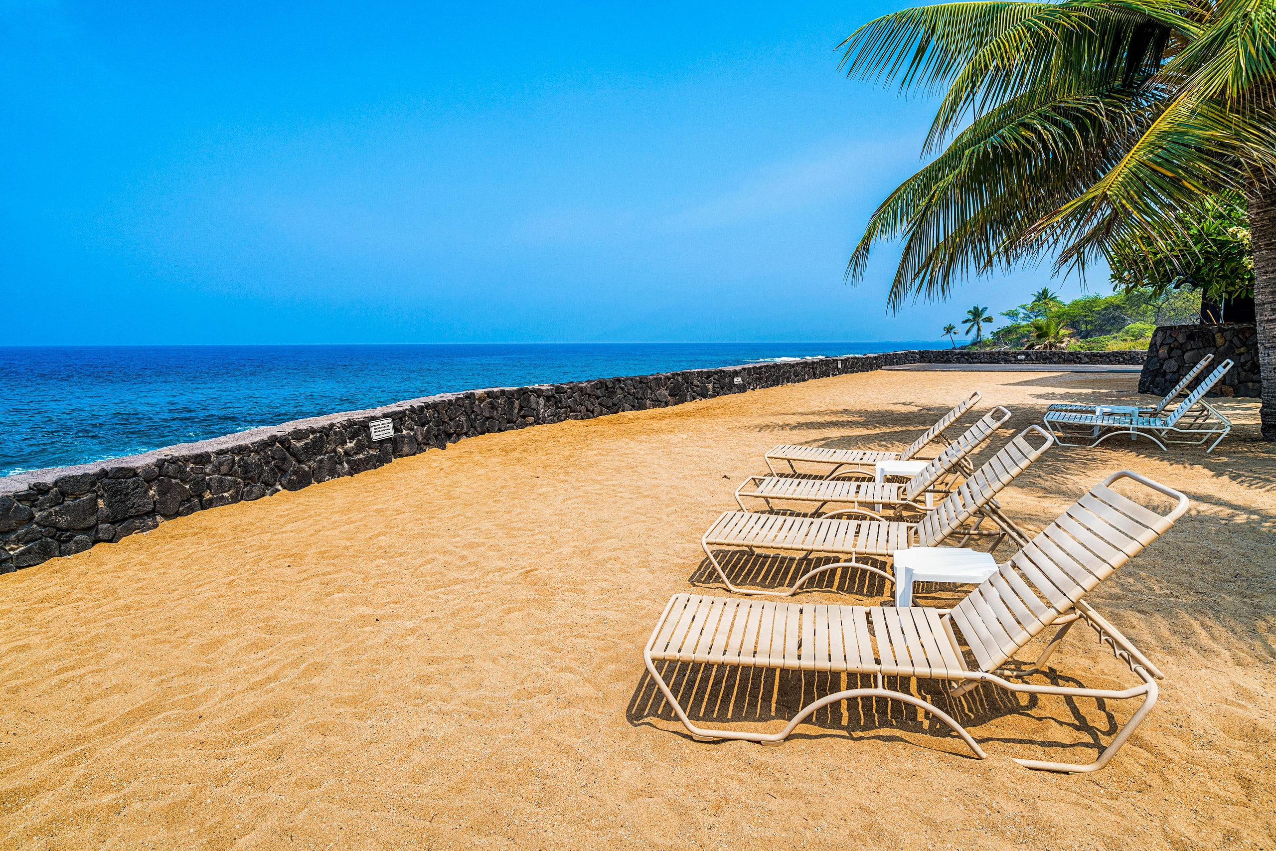 Condo in Kailua-Kona · ★4.68 · 2 bedrooms · 4 beds · 2 baths - Image 28