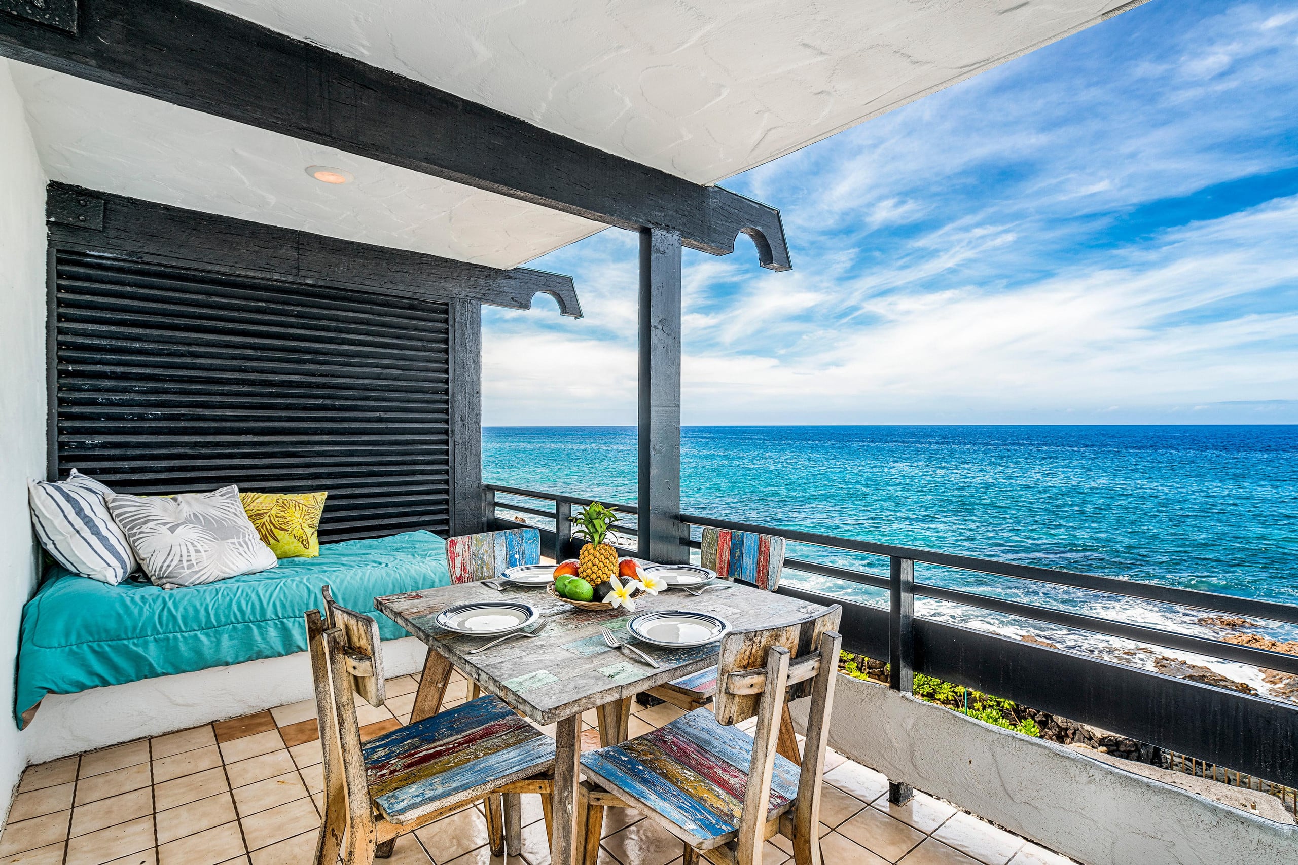 Condo in Kailua-Kona · ★4.68 · 2 bedrooms · 4 beds · 2 baths - Image 2