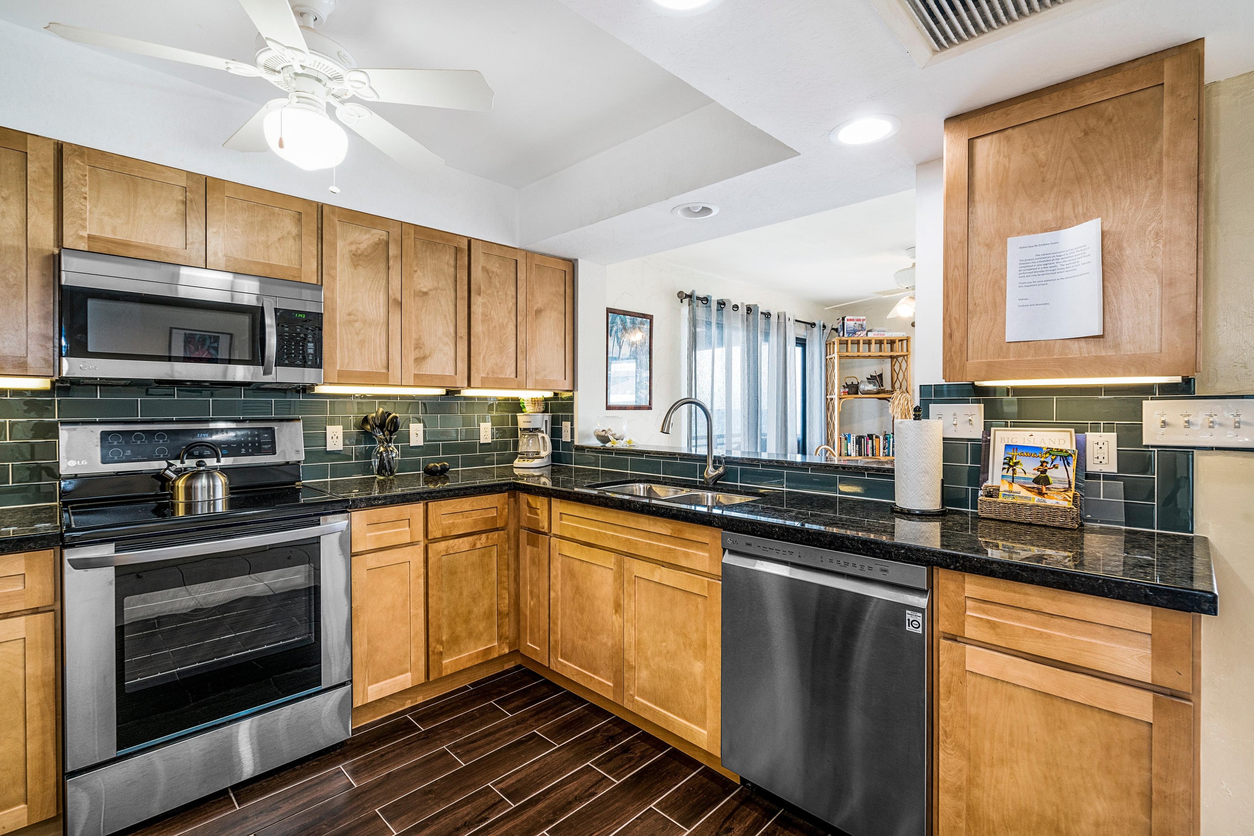 Condo in Kailua-Kona · ★4.68 · 2 bedrooms · 4 beds · 2 baths - Image 11