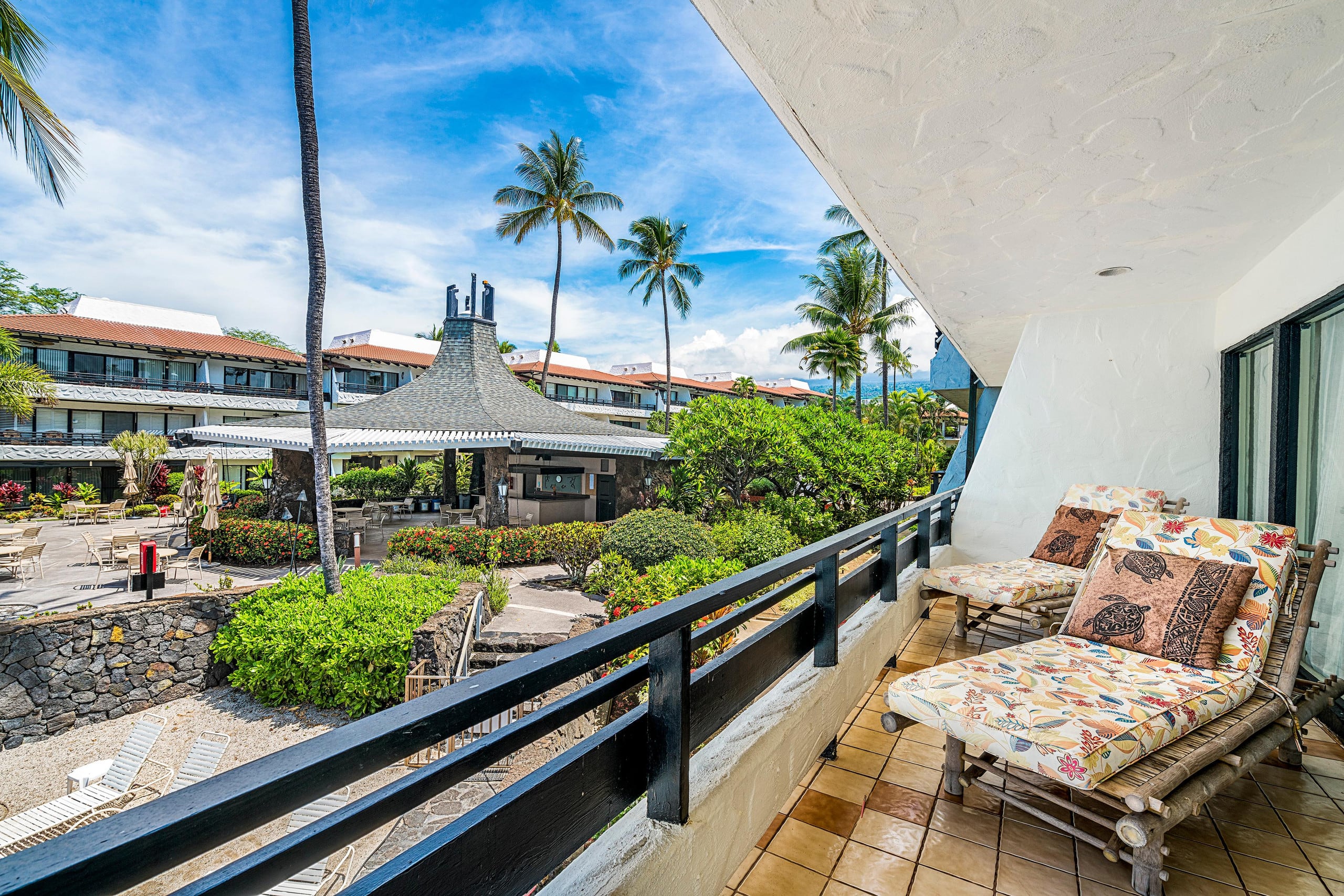 Condo in Kailua-Kona · ★4.68 · 2 bedrooms · 4 beds · 2 baths - Image 18