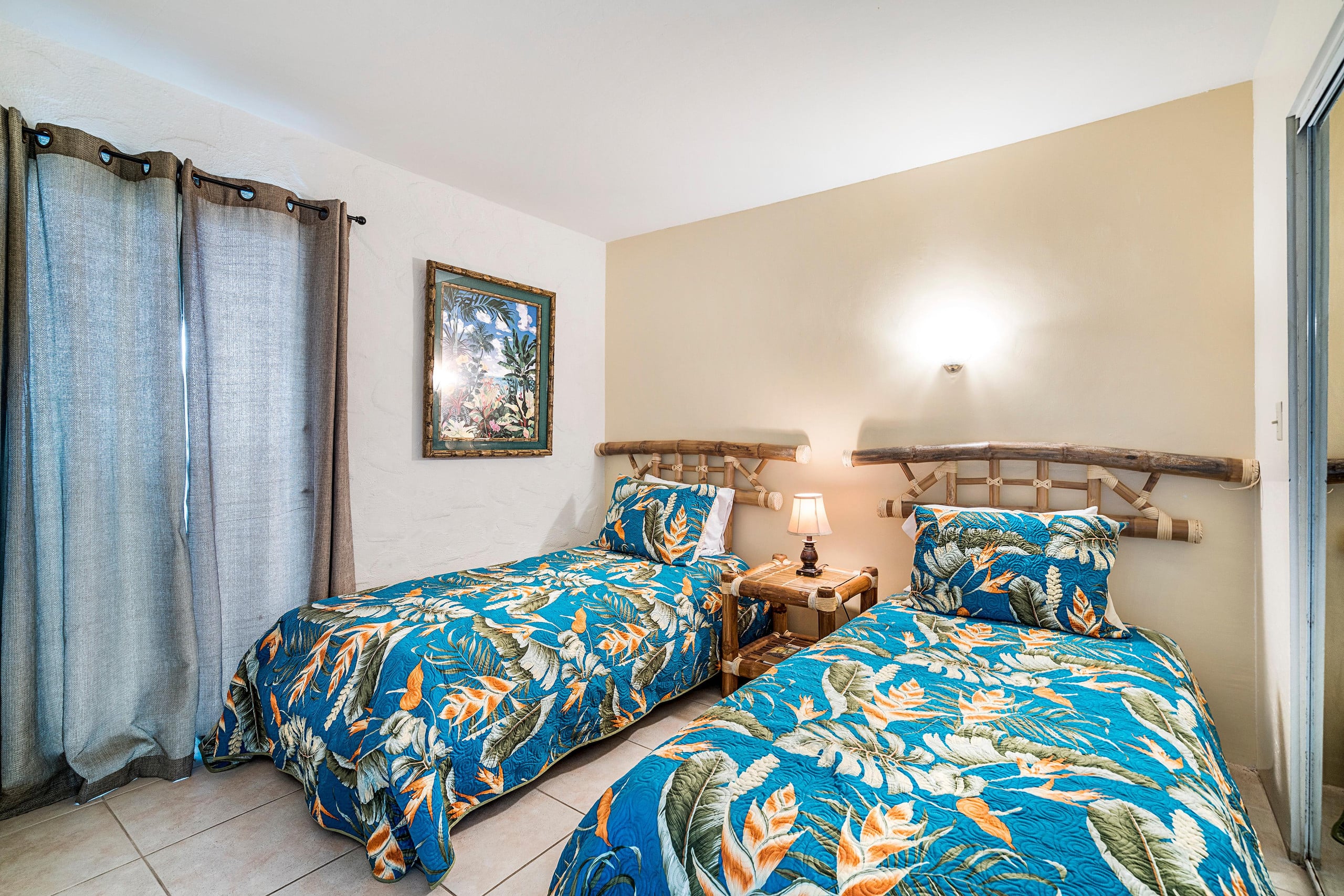 Condo in Kailua-Kona · ★4.68 · 2 bedrooms · 4 beds · 2 baths - Image 16