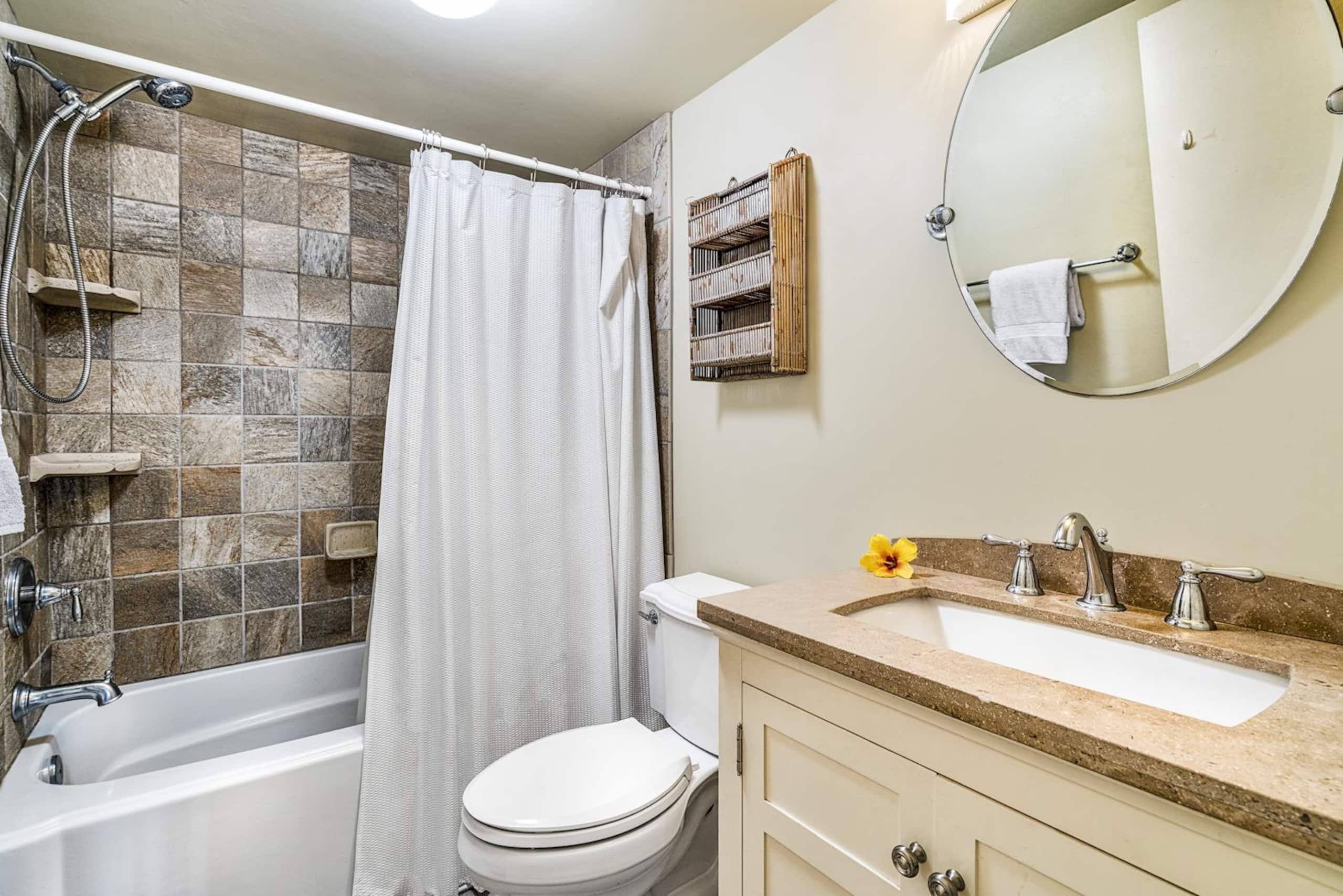 Condo in Kailua-Kona · ★4.68 · 2 bedrooms · 4 beds · 2 baths - Image 17