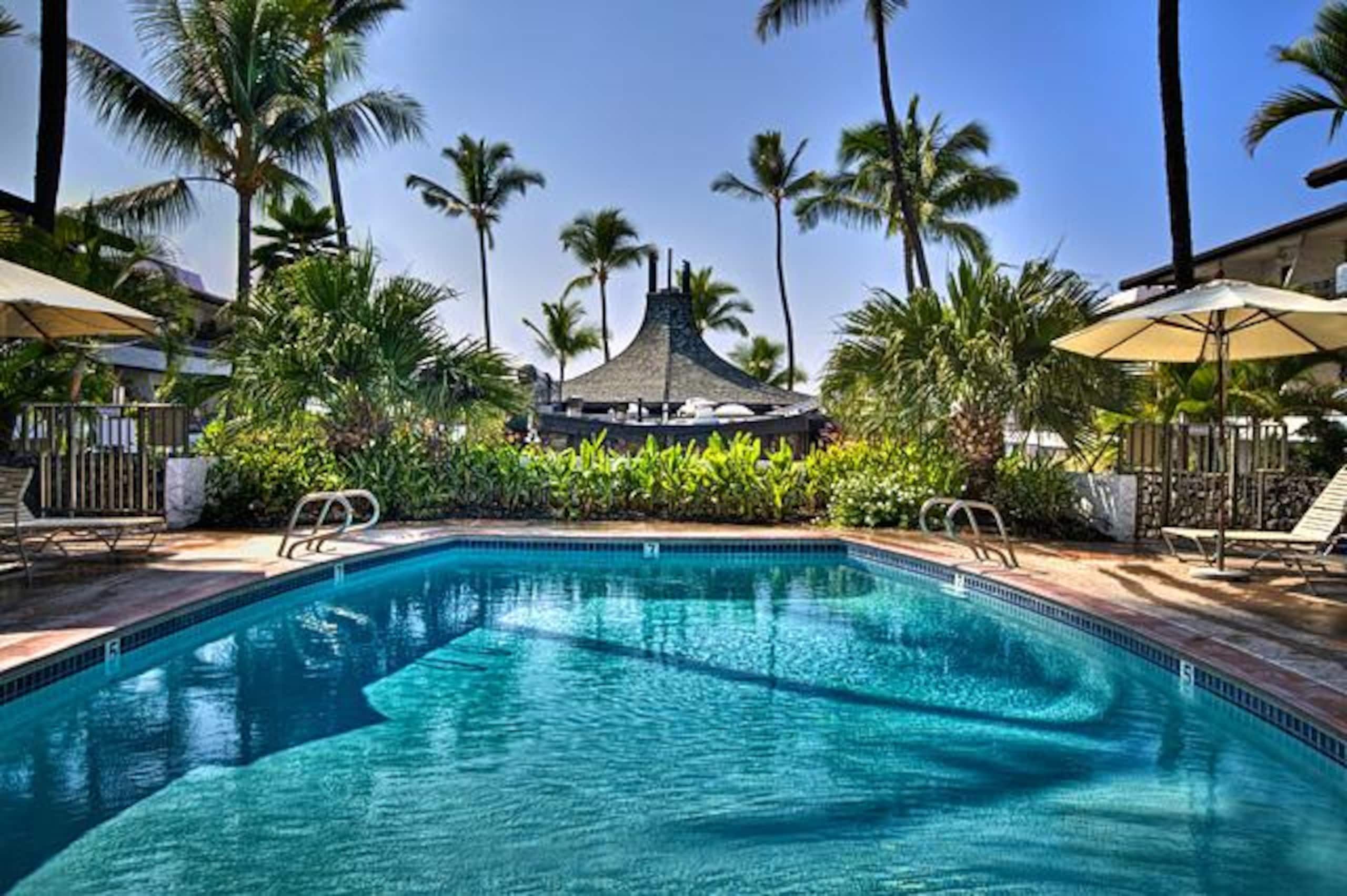 Condo in Kailua-Kona · ★4.68 · 2 bedrooms · 4 beds · 2 baths - Image 20