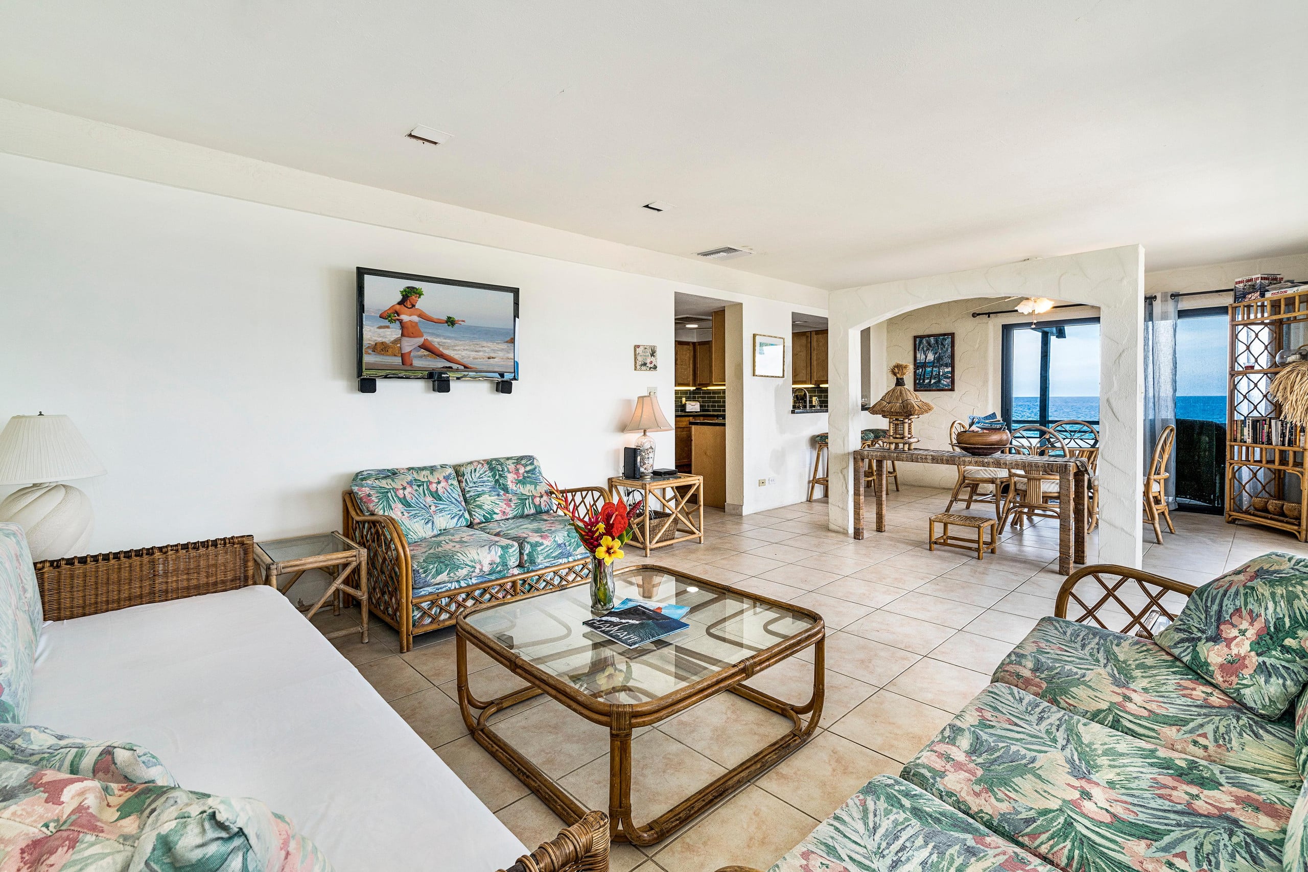 Condo in Kailua-Kona · ★4.68 · 2 bedrooms · 4 beds · 2 baths - Image 6