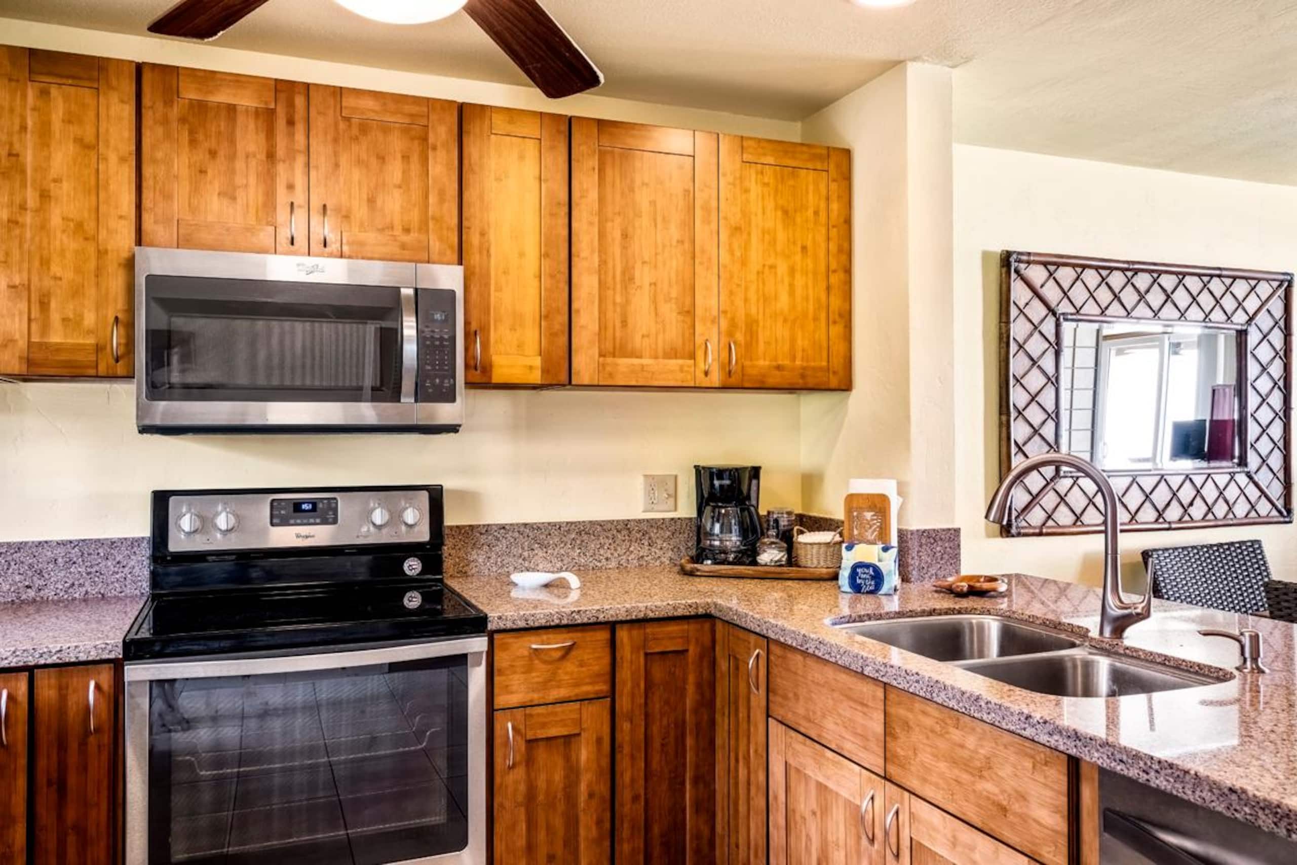 Condo in Kailua-Kona · ★4.89 · 2 bedrooms · 3 beds · 2 baths - Image 13