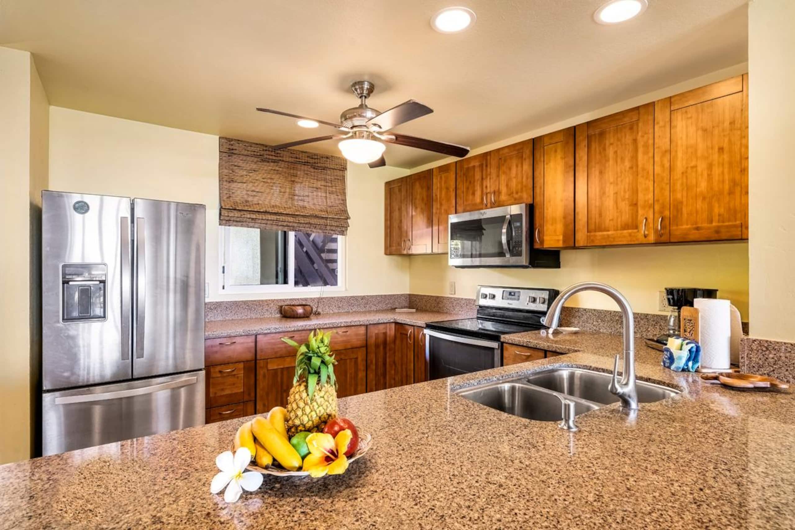 Condo in Kailua-Kona · ★4.89 · 2 bedrooms · 3 beds · 2 baths - Image 11