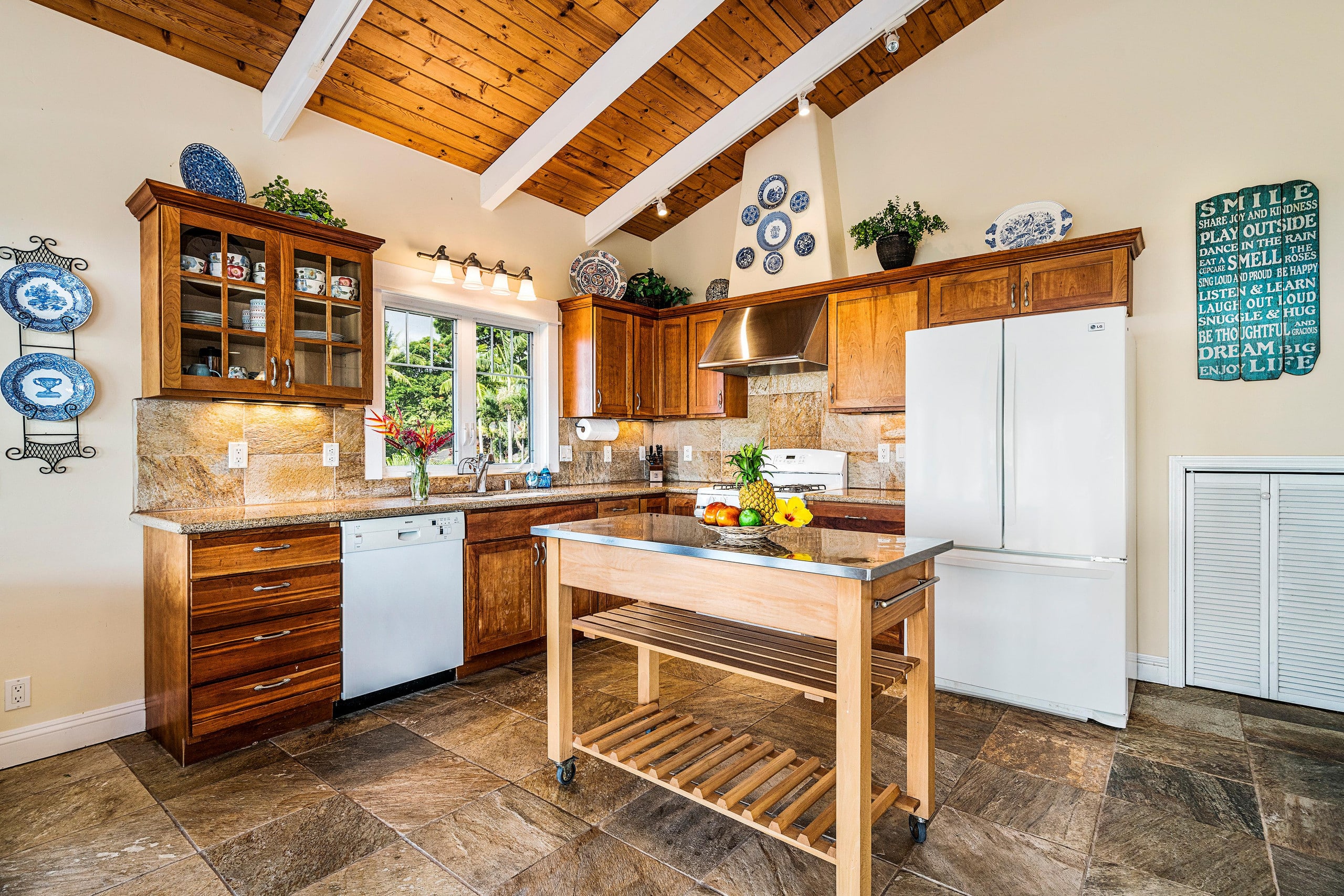 Home in Kailua-Kona · ★4.5 · 3 bedrooms · 4 beds · 2 baths - Image 21