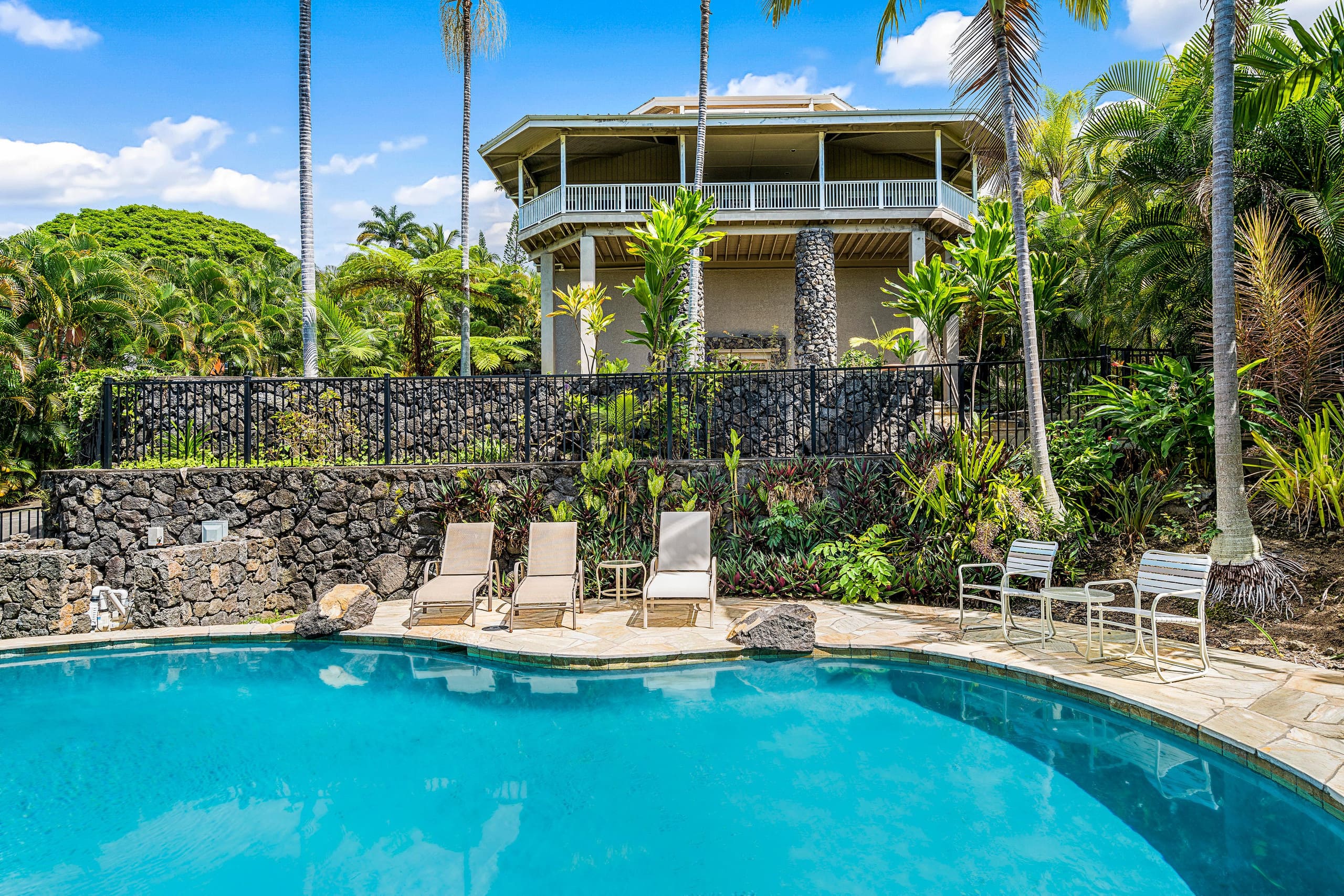 Home in Kailua-Kona · ★4.5 · 3 bedrooms · 4 beds · 2 baths - Image 2