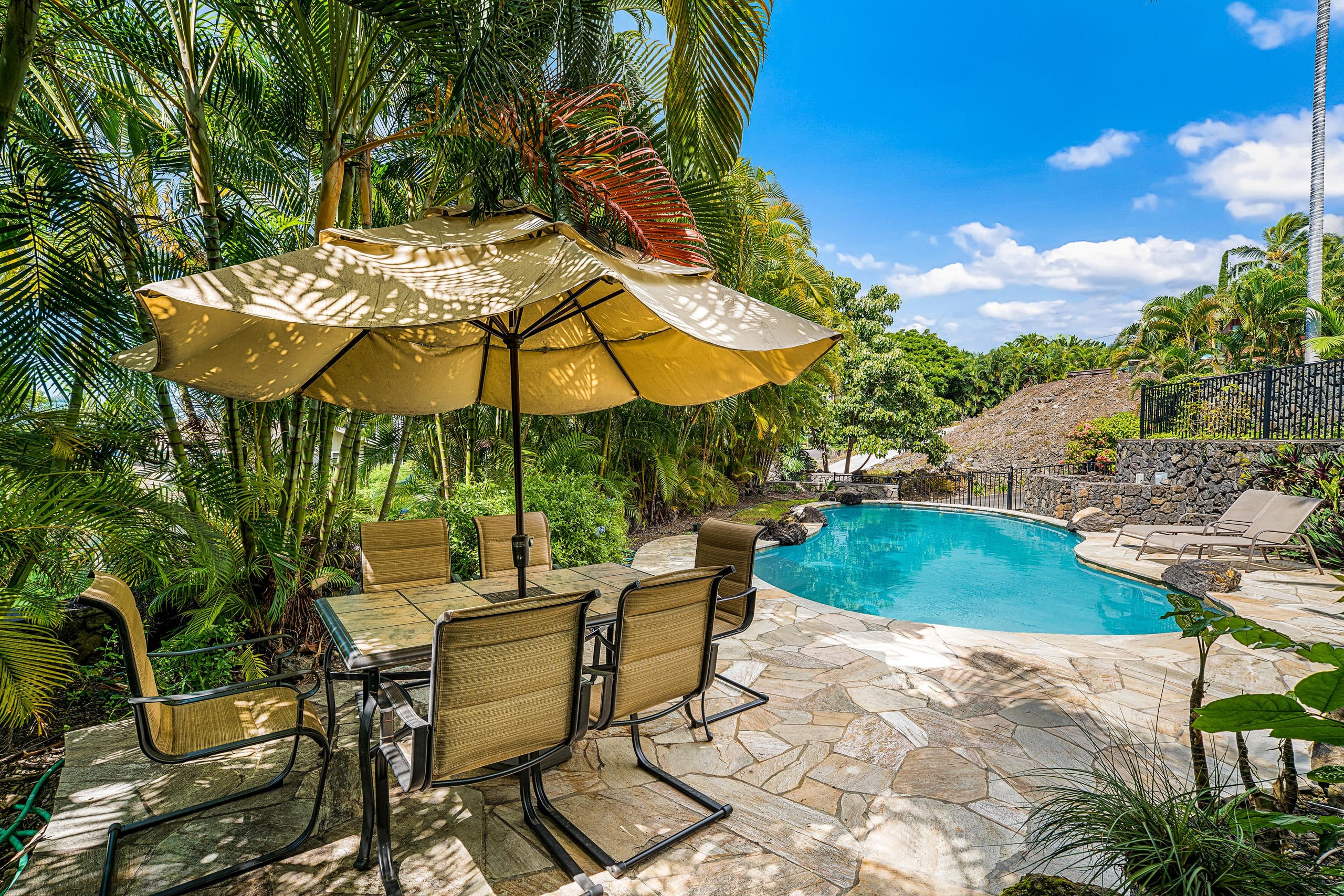 Home in Kailua-Kona · ★4.5 · 3 bedrooms · 4 beds · 2 baths - Image 40