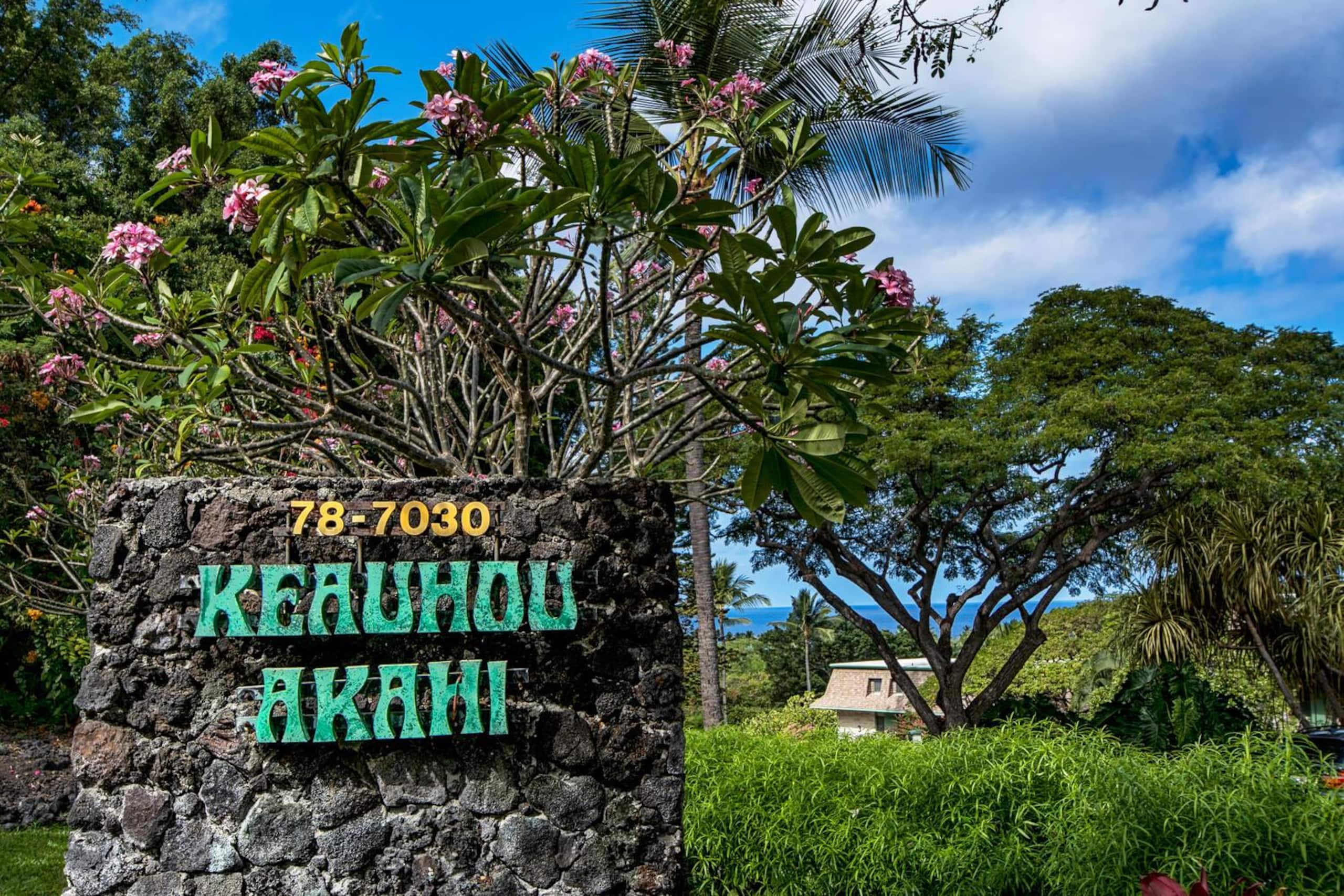 Condo in Kailua-Kona · ★4.76 · 1 bedroom · 2 beds · 2 private baths - Image 33