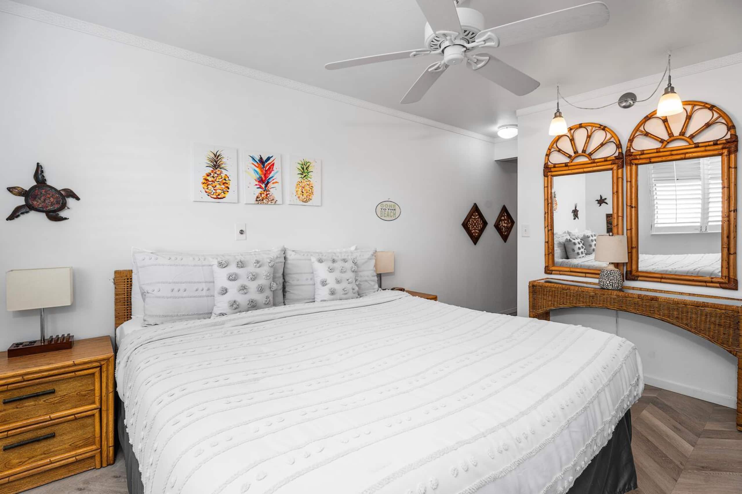 Condo in Kailua-Kona · ★4.76 · 1 bedroom · 2 beds · 2 private baths - Image 15