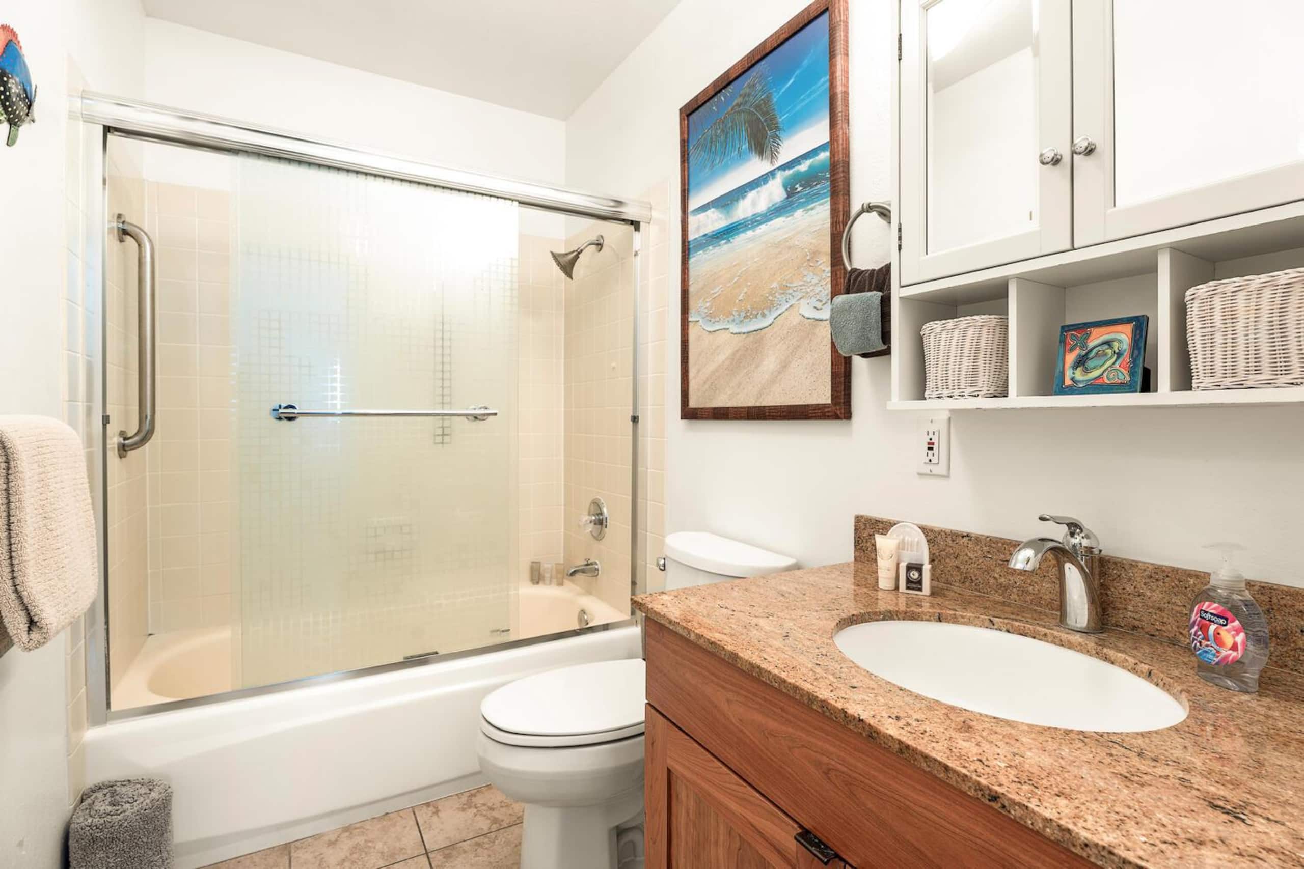 Condo in Kailua-Kona · ★4.76 · 1 bedroom · 2 beds · 2 private baths - Image 17