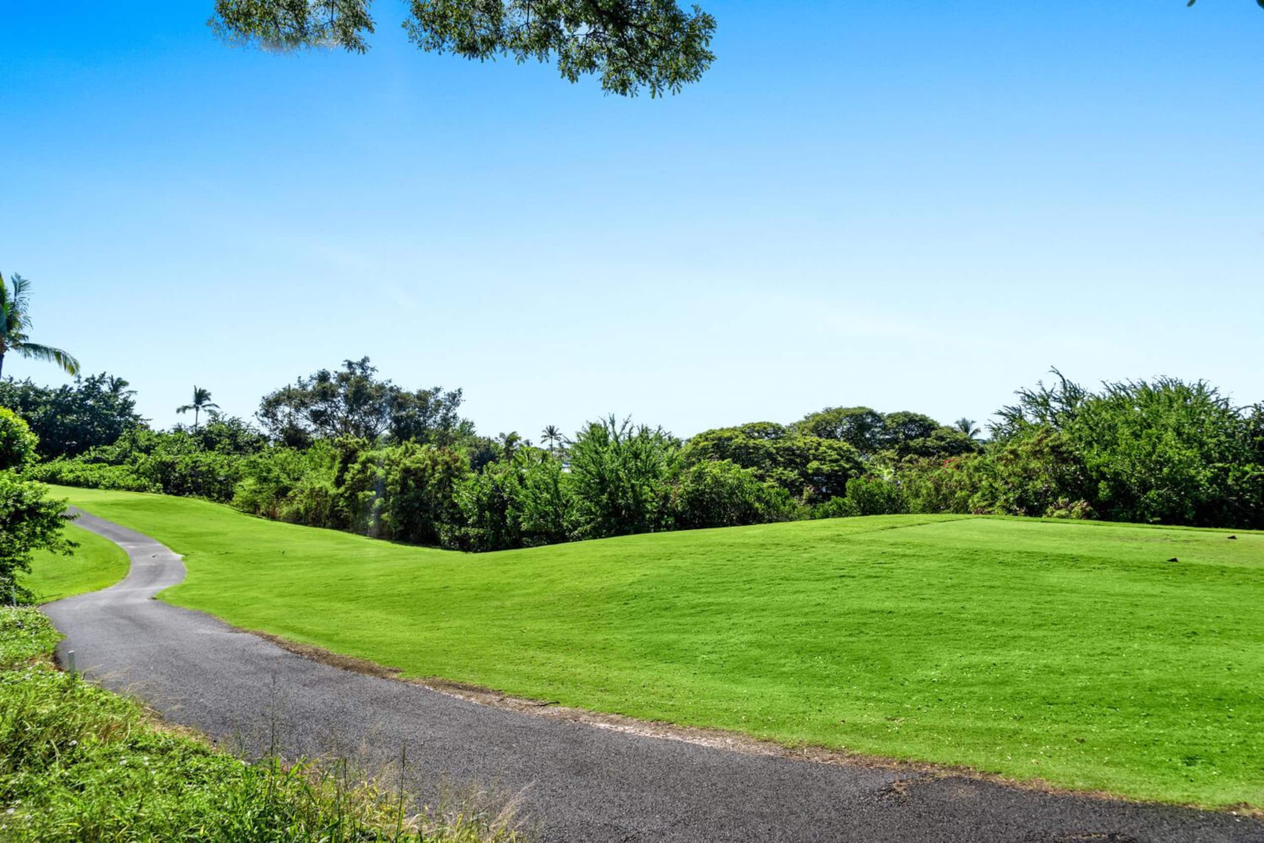 Condo in Kailua-Kona · ★4.76 · 1 bedroom · 2 beds · 2 private baths - Image 30