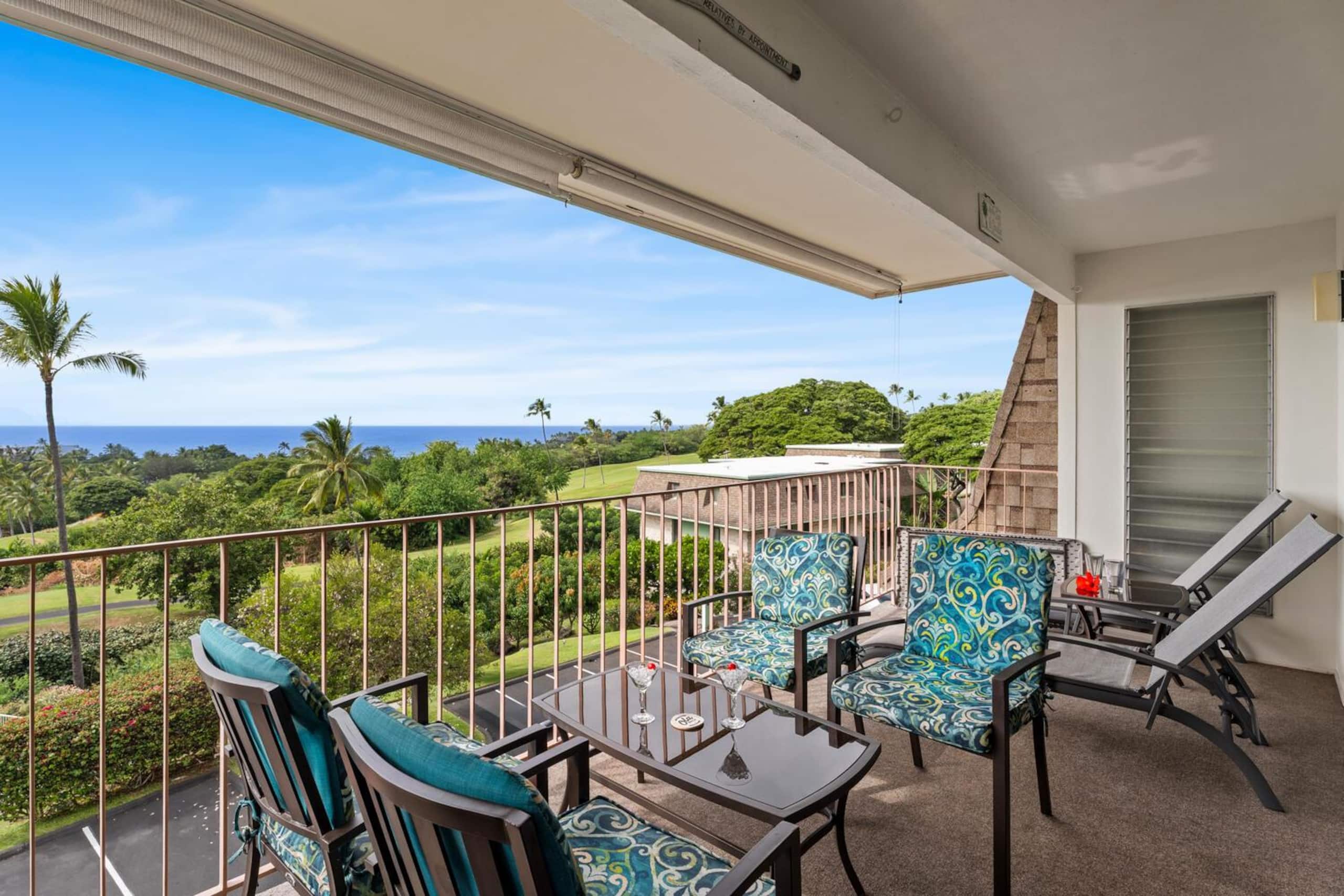 Condo in Kailua-Kona · ★4.76 · 1 bedroom · 2 beds · 2 private baths - Image 4
