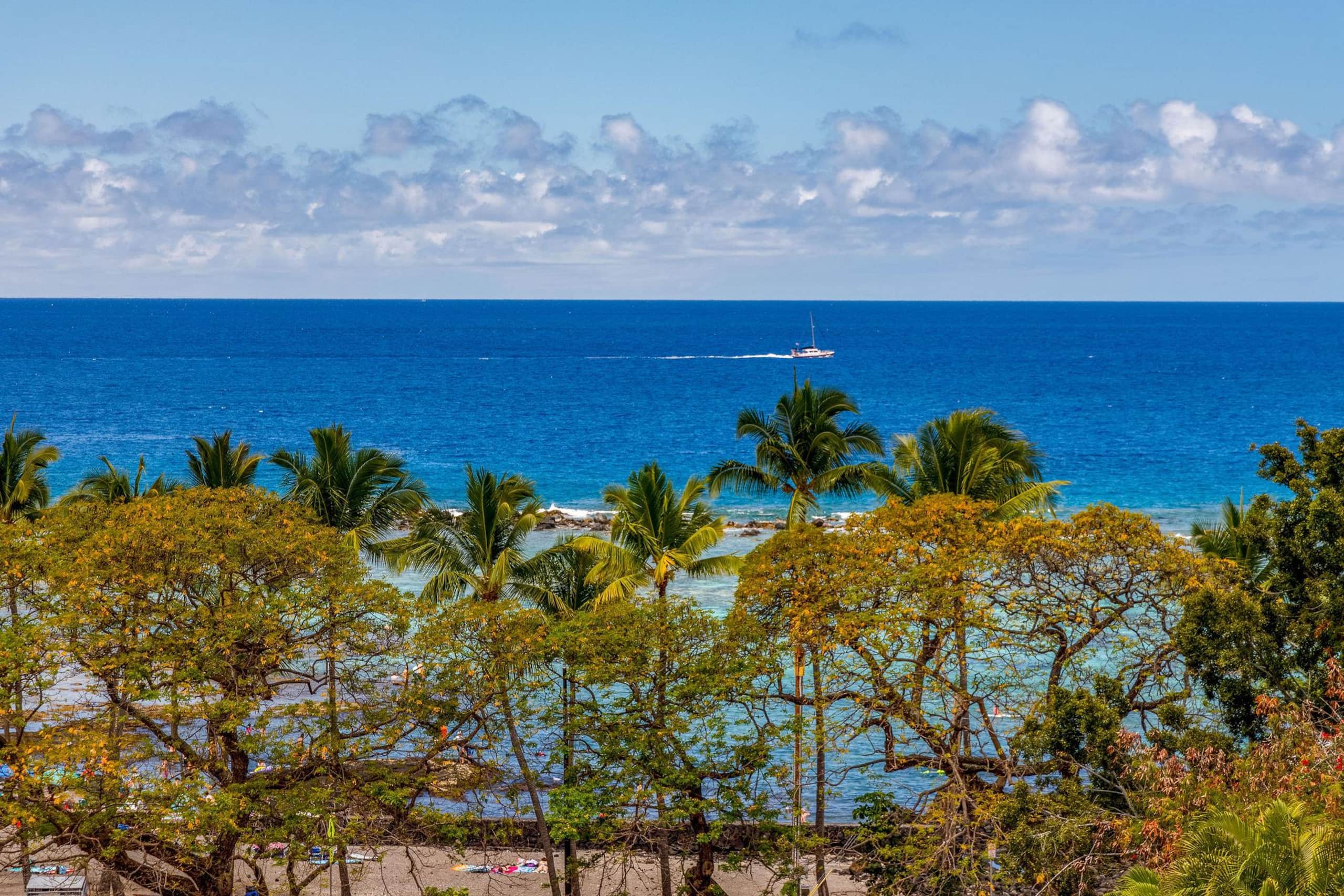 Condo in Kailua-Kona · ★4.81 · 2 bedrooms · 4 beds · 2 private baths - Image 22