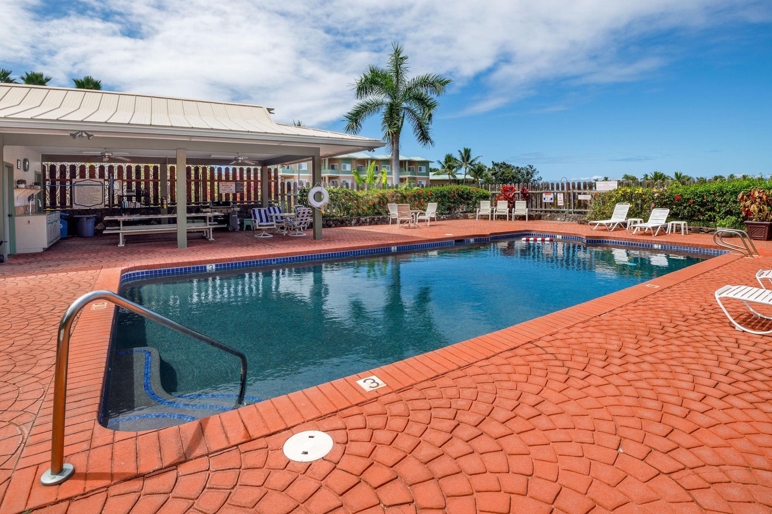 Condo in Kailua-Kona · ★4.81 · 2 bedrooms · 4 beds · 2 private baths - Image 27