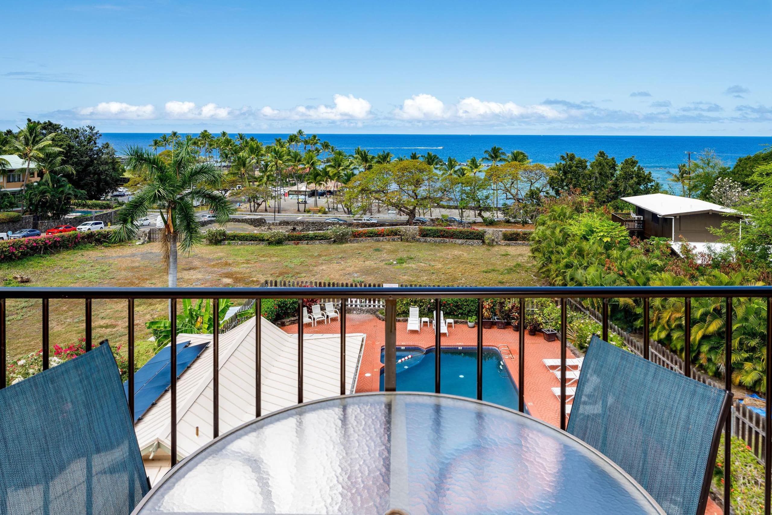 Condo in Kailua-Kona · ★4.81 · 2 bedrooms · 4 beds · 2 private baths - Image 21