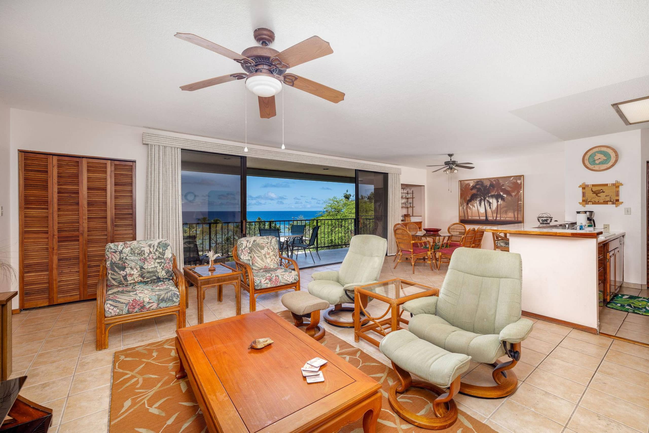 Condo in Kailua-Kona · ★4.81 · 2 bedrooms · 4 beds · 2 private baths - Image 4