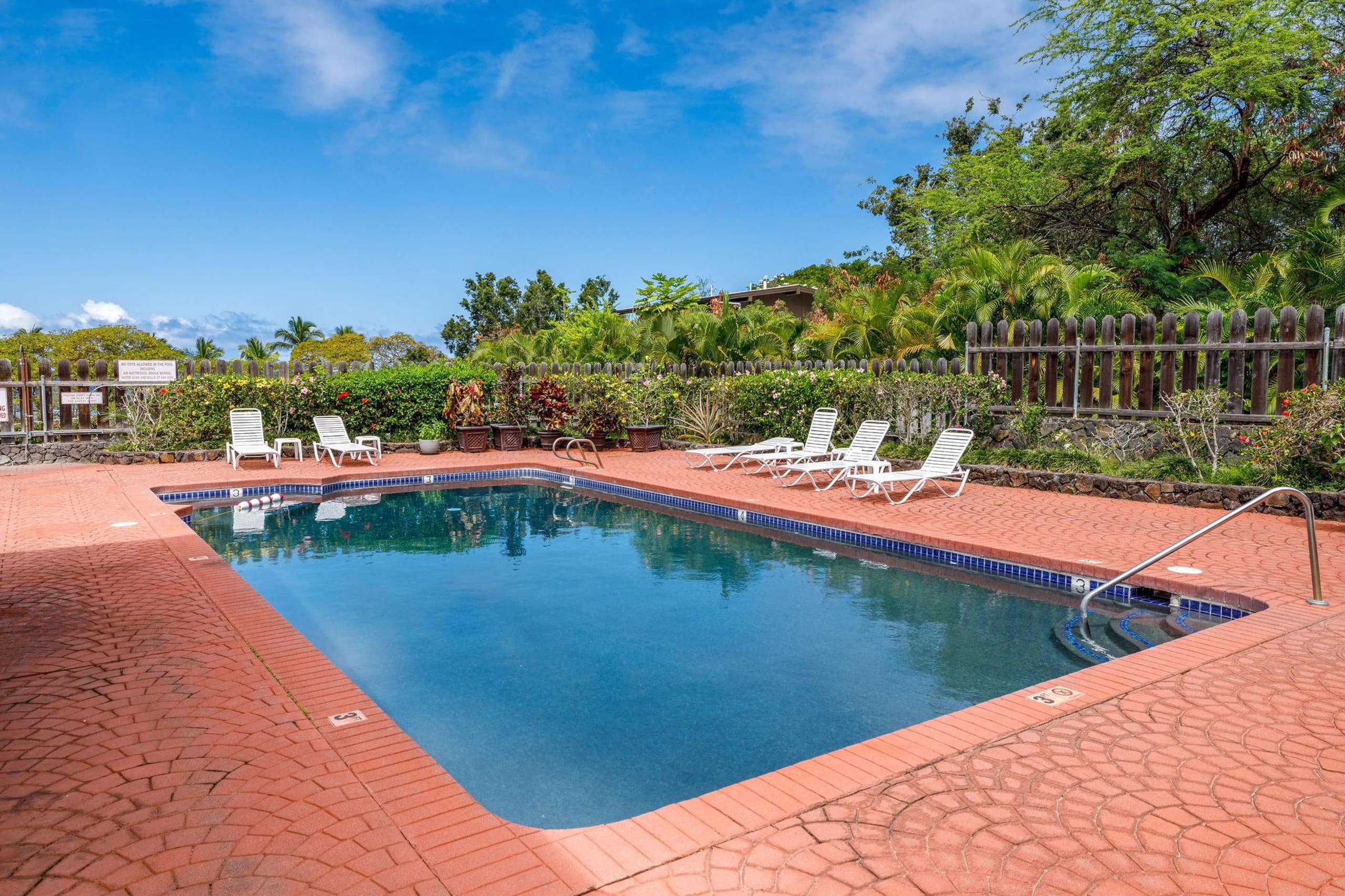 Condo in Kailua-Kona · ★4.81 · 2 bedrooms · 4 beds · 2 private baths - Image 30