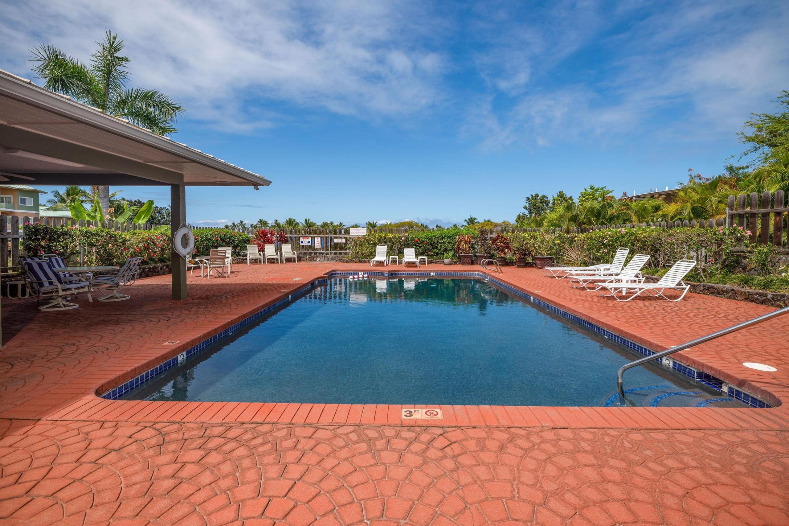 Condo in Kailua-Kona · ★4.81 · 2 bedrooms · 4 beds · 2 private baths - Image 23