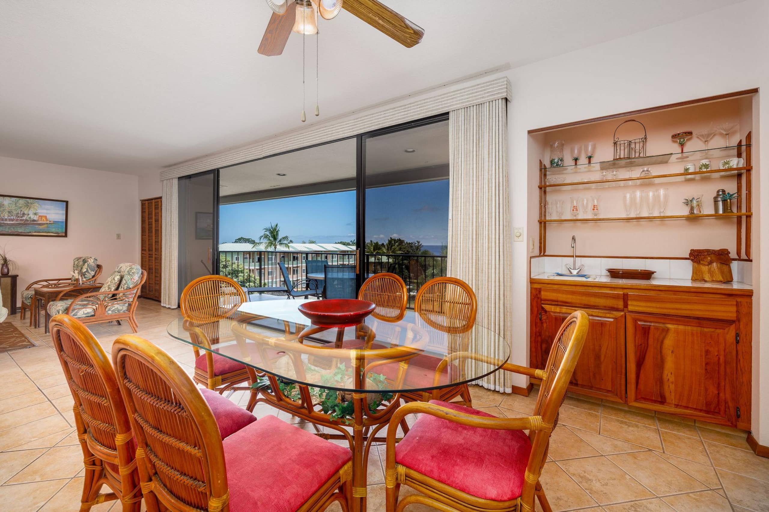 Condo in Kailua-Kona · ★4.81 · 2 bedrooms · 4 beds · 2 private baths - Image 11