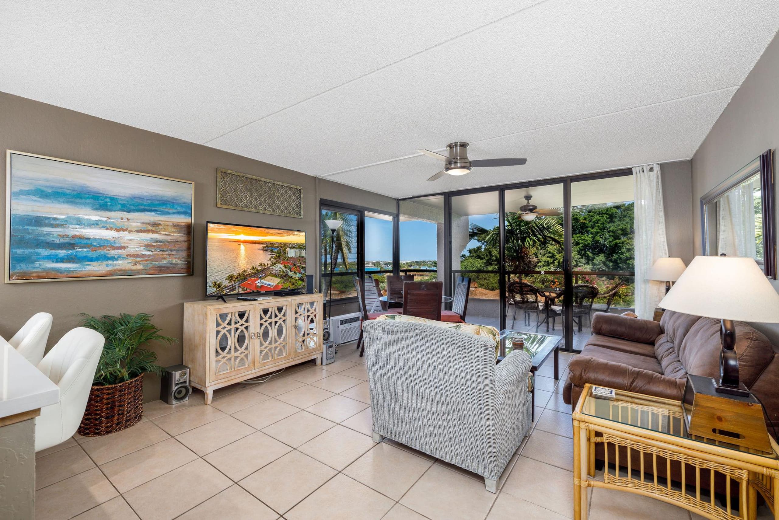 Condo in Kailua-Kona · ★4.59 · 2 bedrooms · 4 beds · 3 baths - Image 7