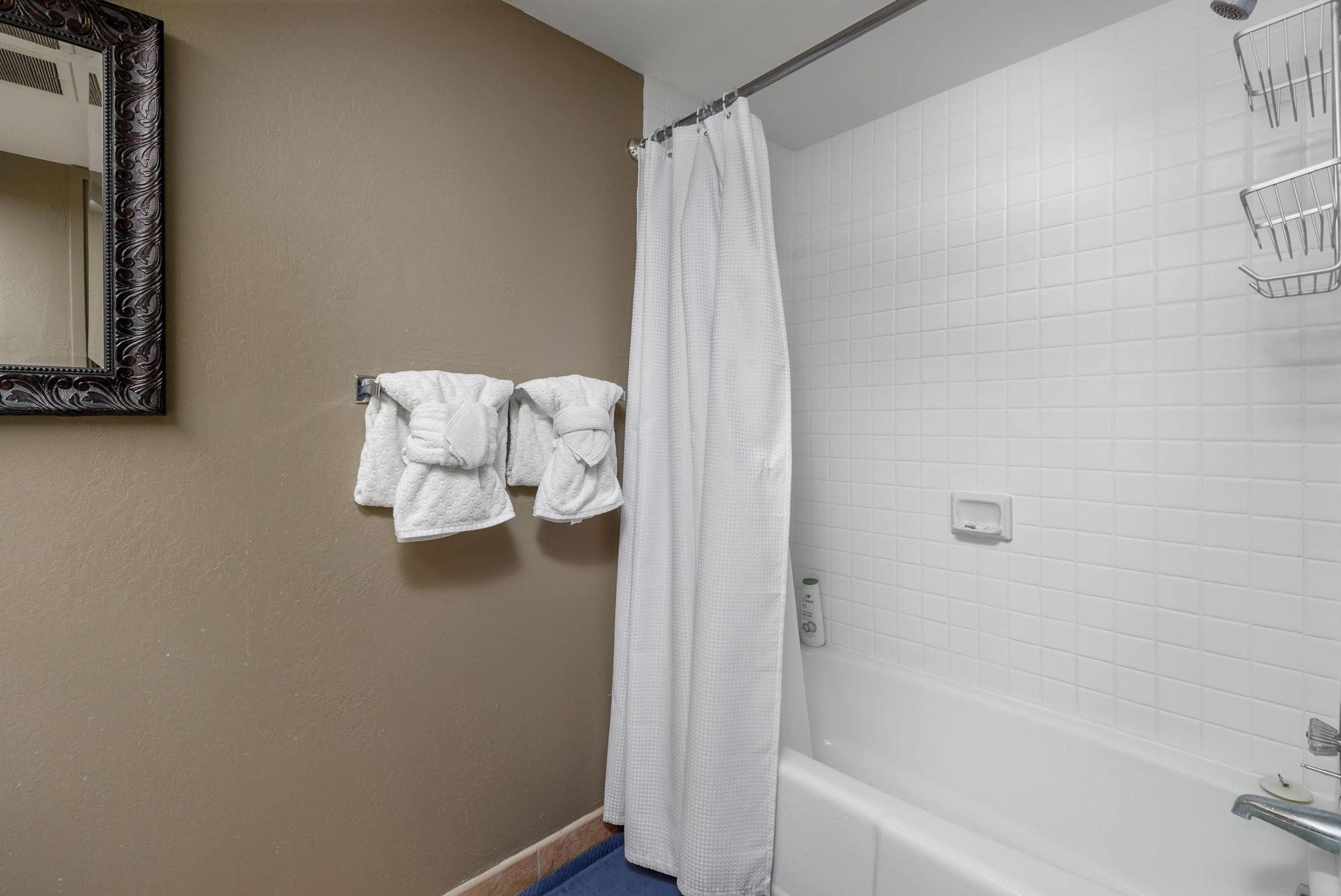 Condo in Kailua-Kona · ★4.59 · 2 bedrooms · 4 beds · 3 baths - Image 21