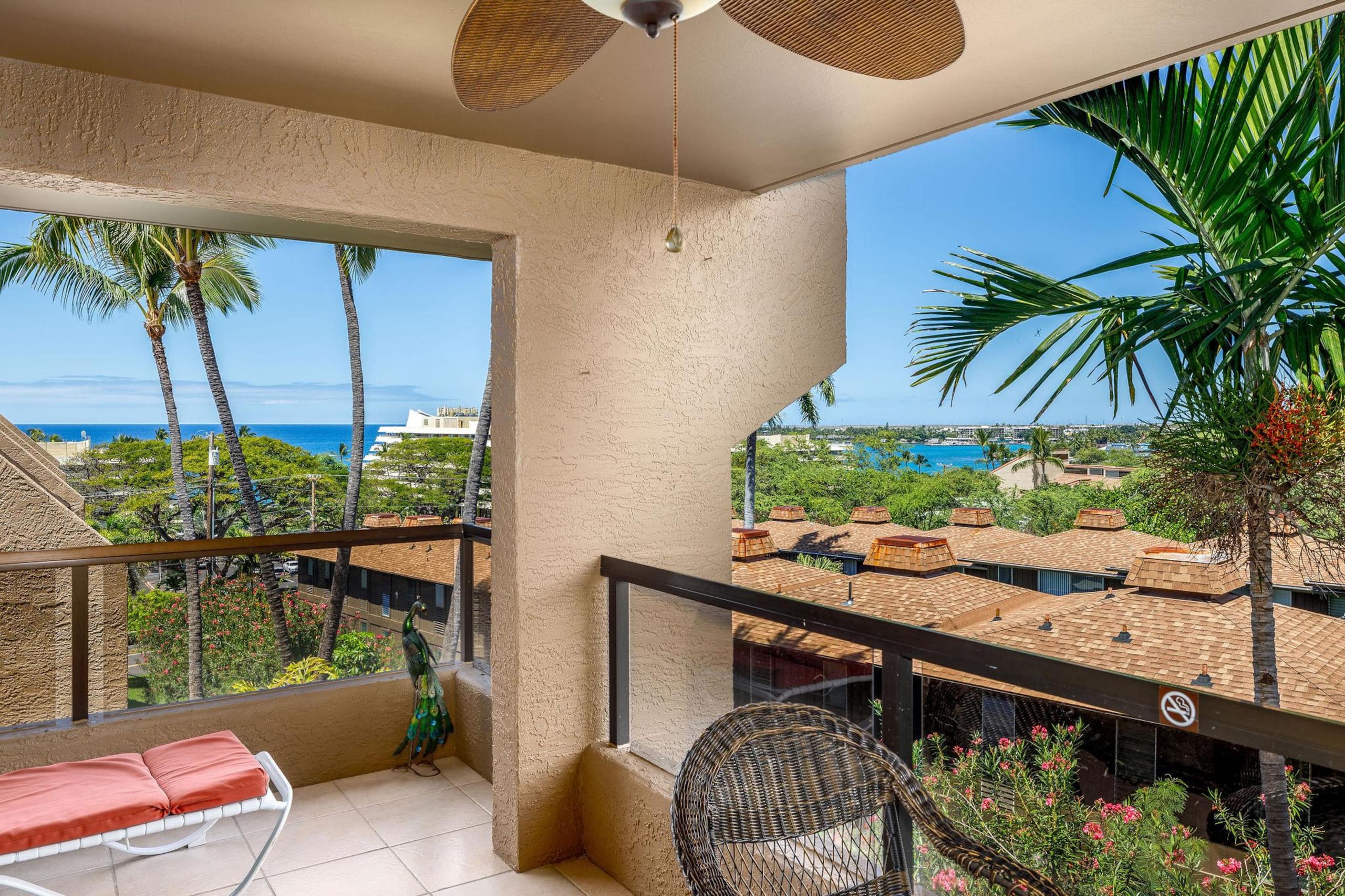 Condo in Kailua-Kona · ★4.59 · 2 bedrooms · 4 beds · 3 baths - Image 5