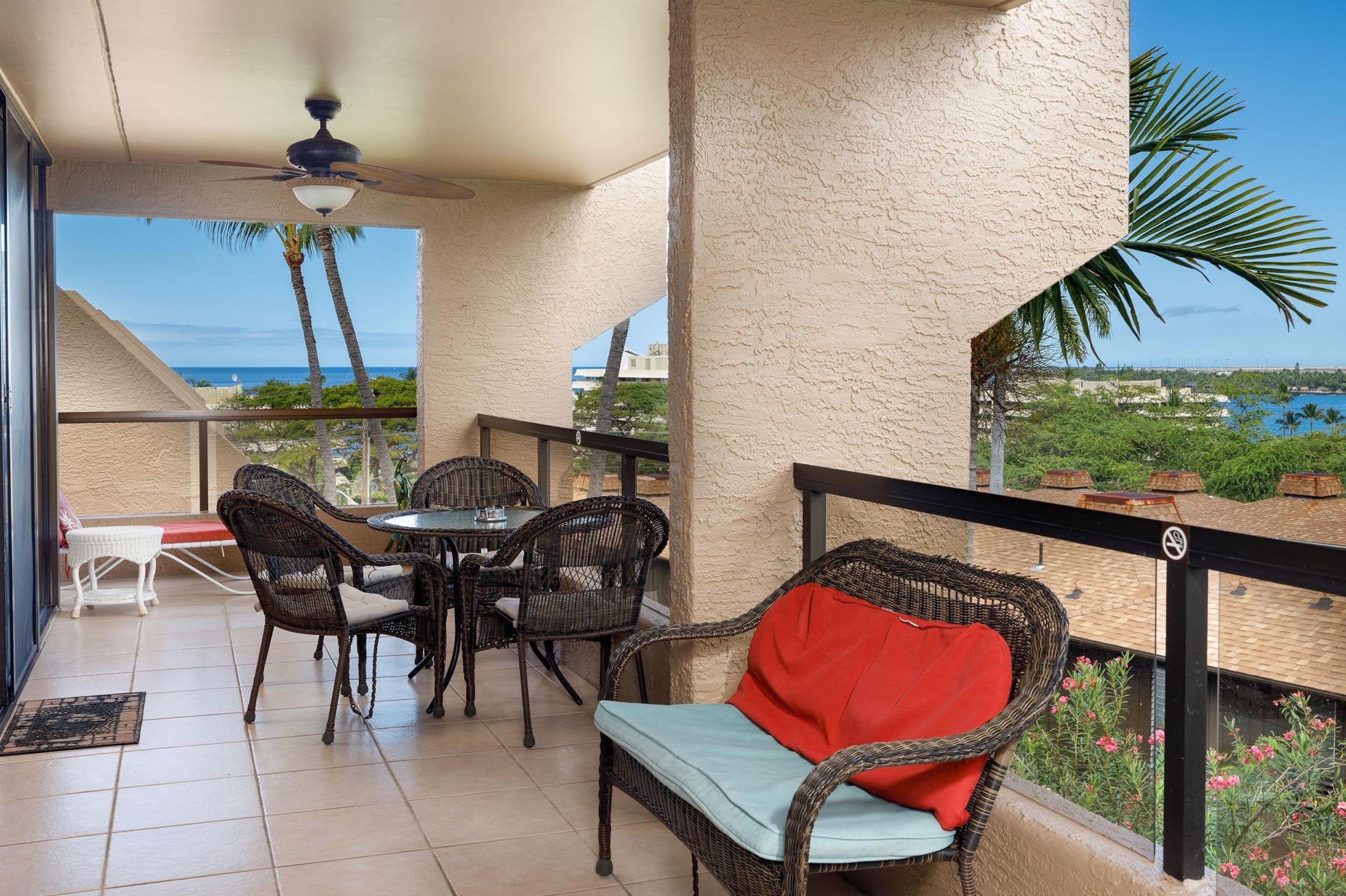 Condo in Kailua-Kona · ★4.59 · 2 bedrooms · 4 beds · 3 baths - Image 26