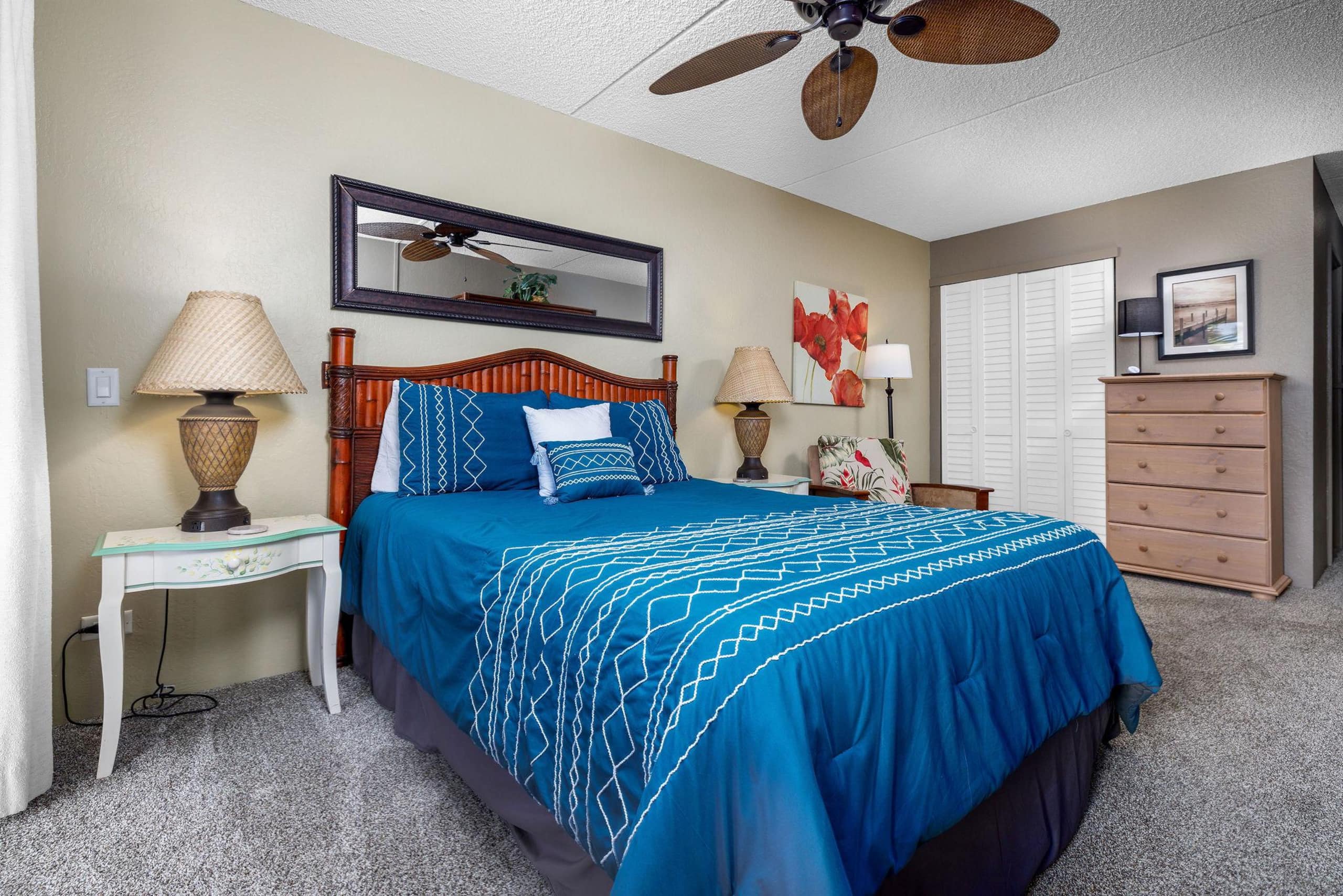 Condo in Kailua-Kona · ★4.59 · 2 bedrooms · 4 beds · 3 baths - Image 14