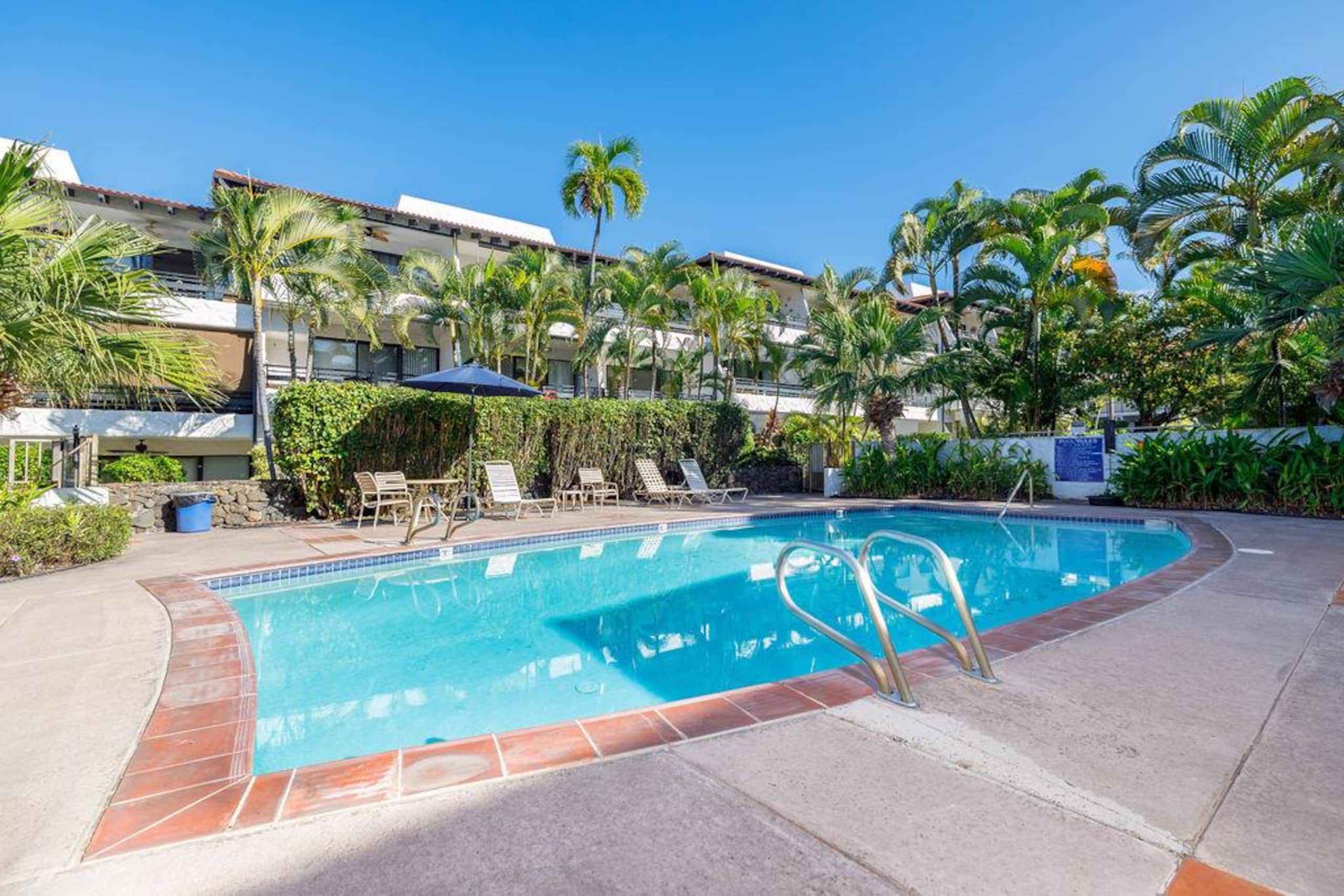 Condo in Kailua-Kona · ★4.94 · 2 bedrooms · 2 beds · 2 baths - Image 33