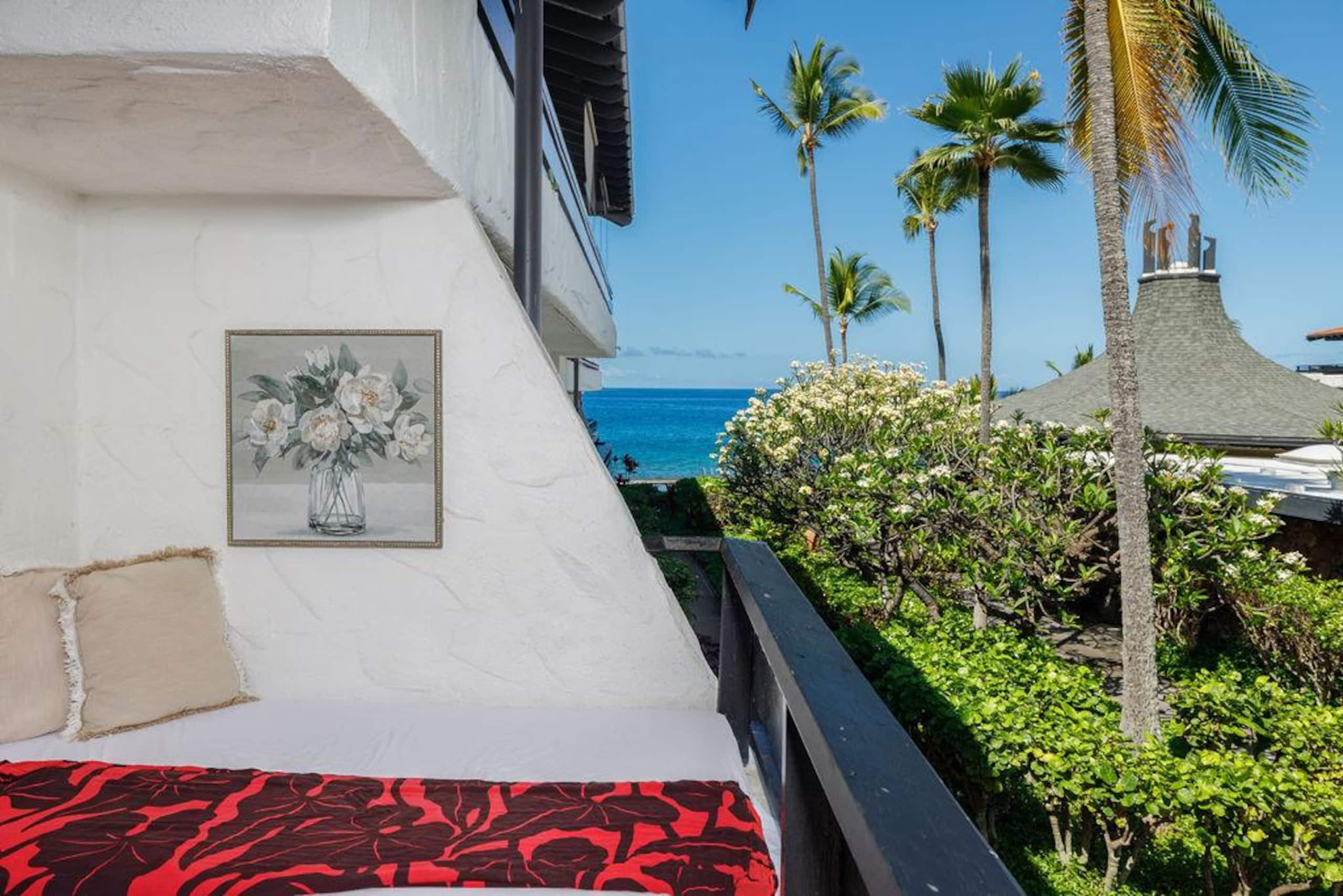 Condo in Kailua-Kona · ★4.94 · 2 bedrooms · 2 beds · 2 baths - Image 20