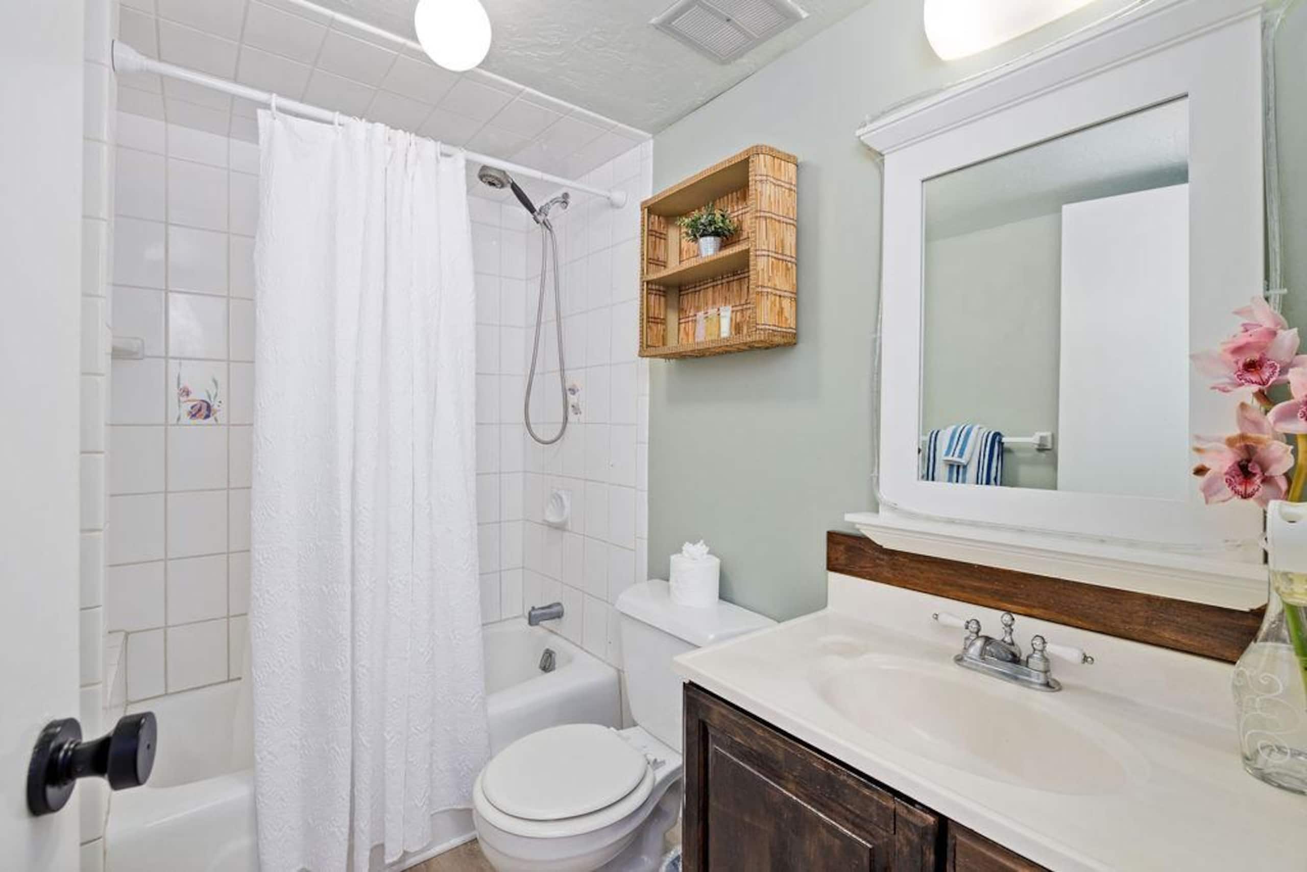 Condo in Kailua-Kona · ★4.94 · 2 bedrooms · 2 beds · 2 baths - Image 13