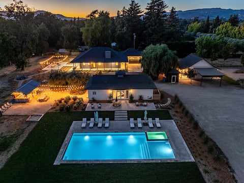 Private Farmhouse on 4.3 acres w Pool + Hot Tub +