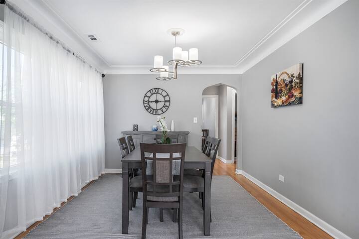 Peaceful Oasis – Captivating Six-Bedroom Escape gallery image 5