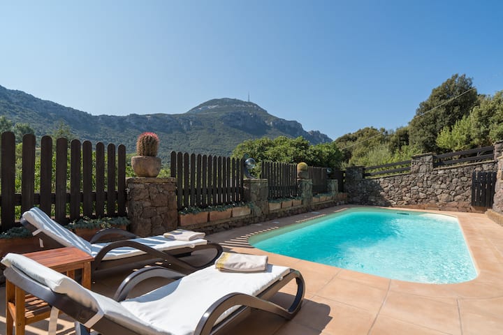 Casa Bados Con Piscina Privata - Dorgali