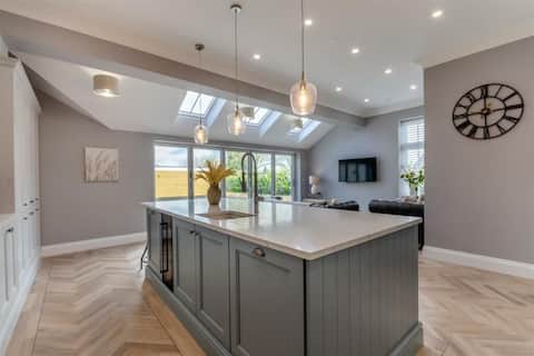 5 Bed luxury holiday home