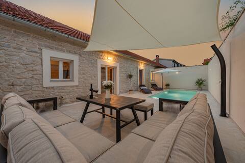 Successful Airbnb property: Villa Pod Murvom Zadar Villas in Općina Novigrad