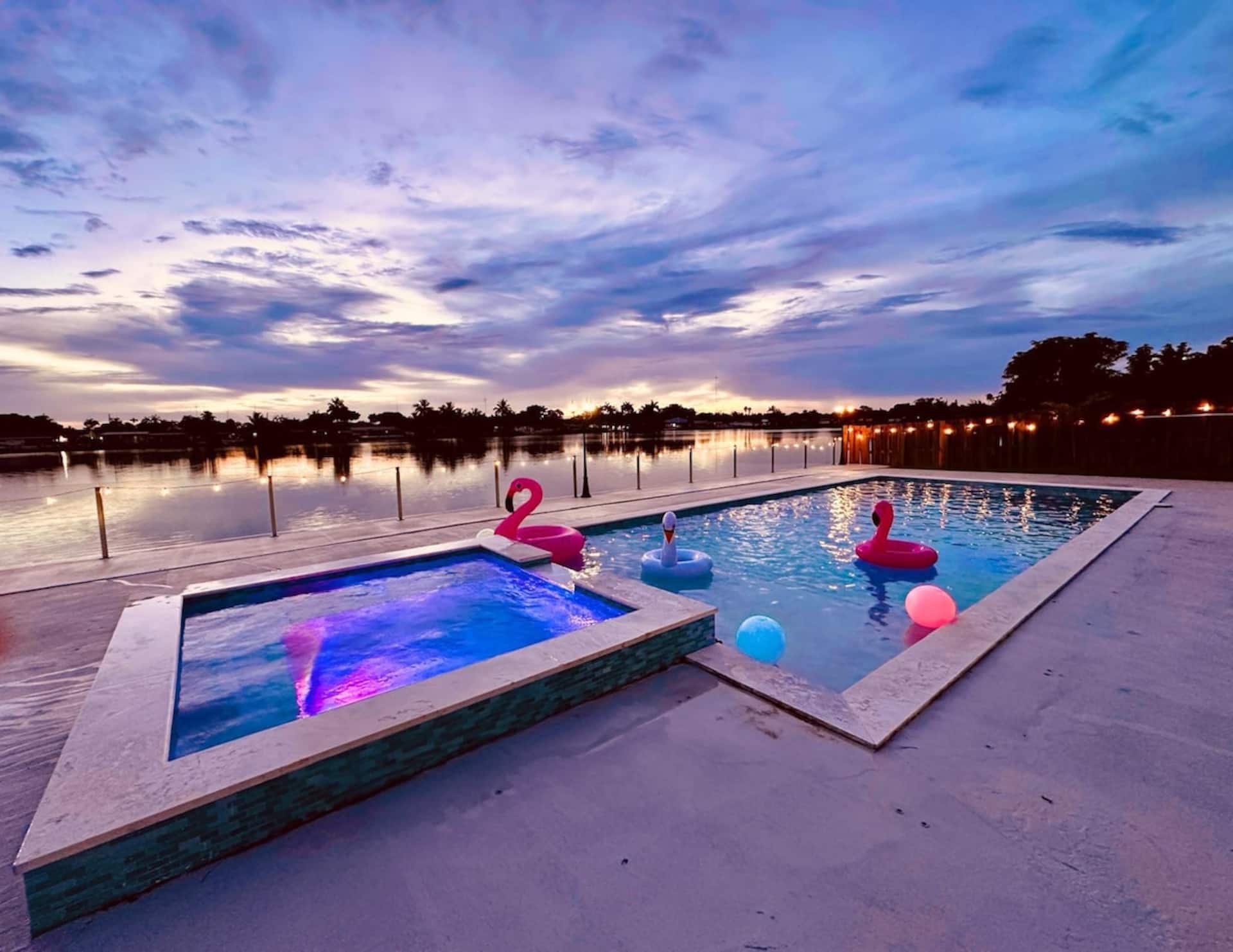 [Top Pick] Miami Lakefront 5BR Pool Sleeps 14