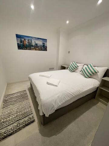 Medern 2 Bedroom Apartment – St Paul’s London gallery image 4