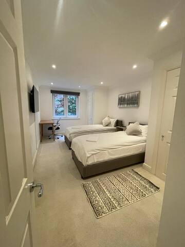 Medern 2 Bedroom Apartment – St Paul’s London gallery image 5