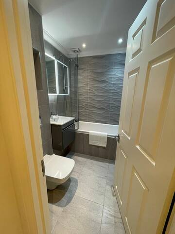 Medern 2 Bedroom Apartment – St Paul’s London gallery image 3