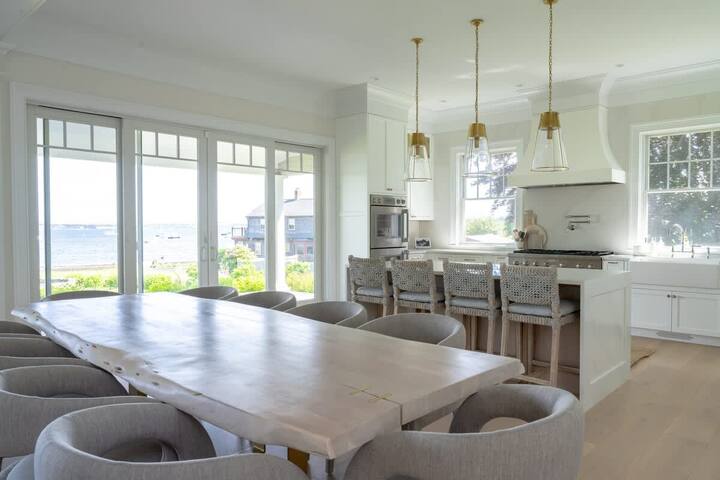 Island Escape by Stay Newport gallery image 4