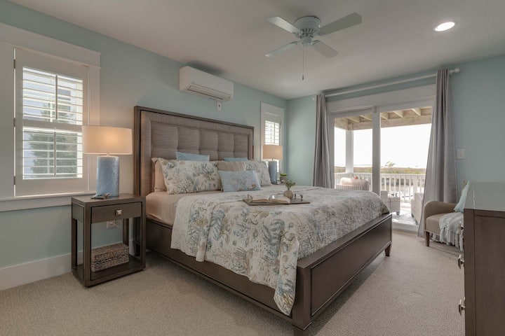 חדר שינה קווין ברמה בינונית עם אמבטיה צמודה מלאה