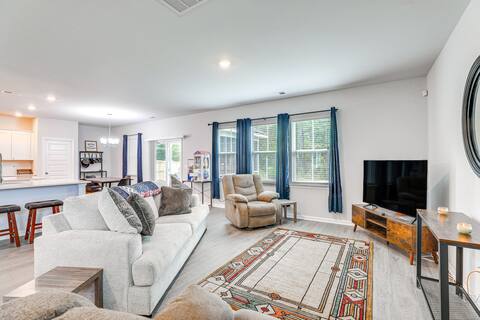 Patio & Backyard: Spacious Home in Moncks Corner